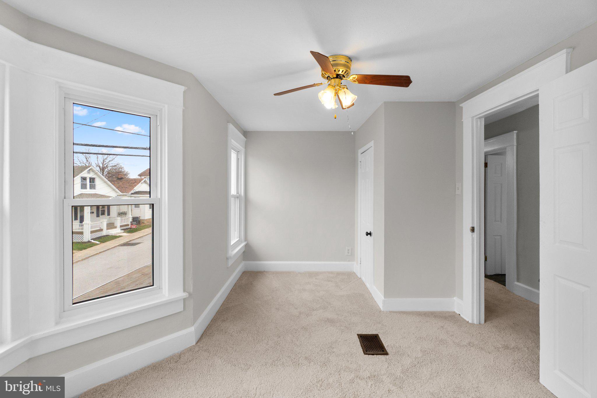 DOWNTOWN WESTMINSTER - Residential