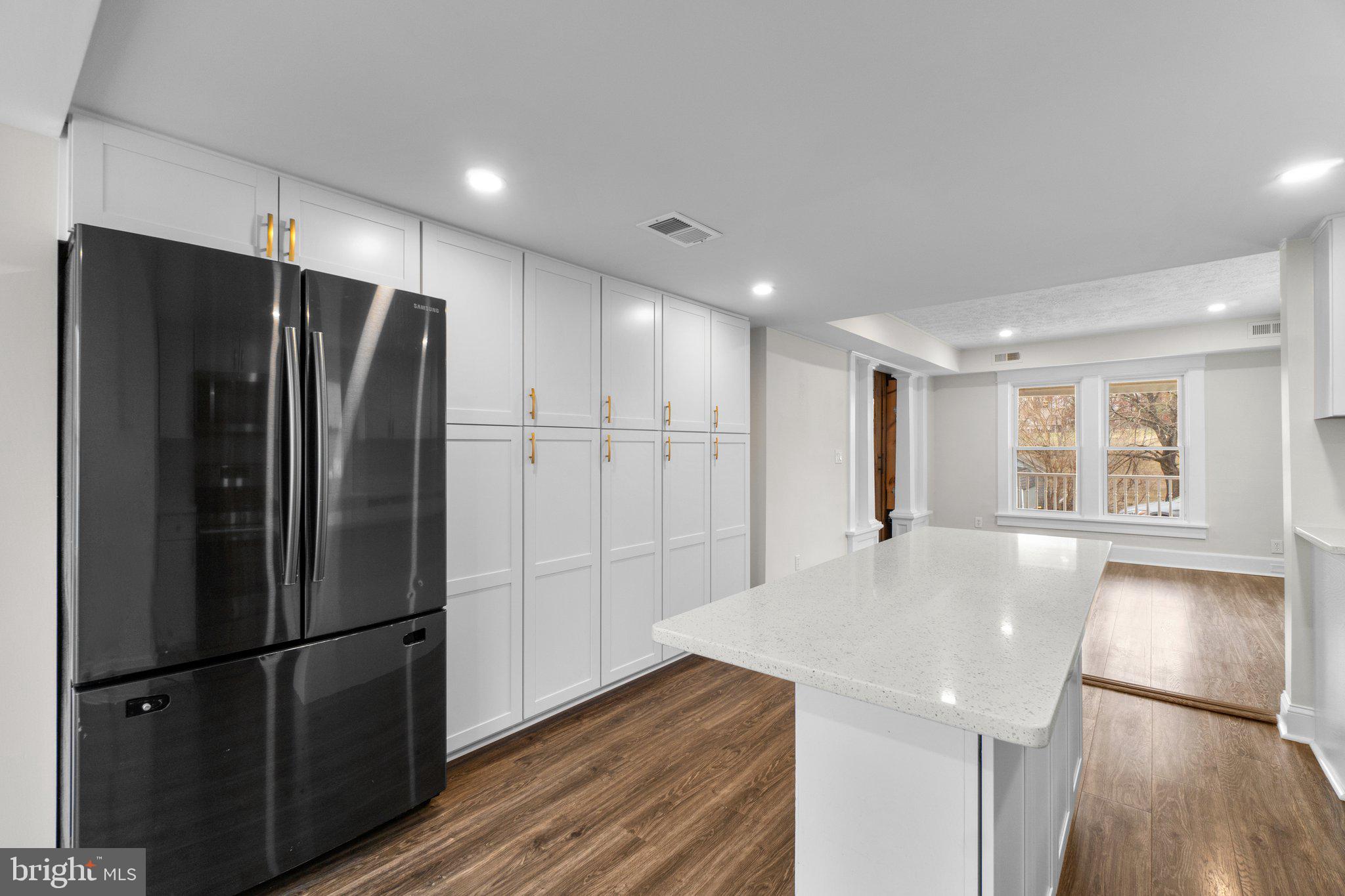 DOWNTOWN WESTMINSTER - Residential