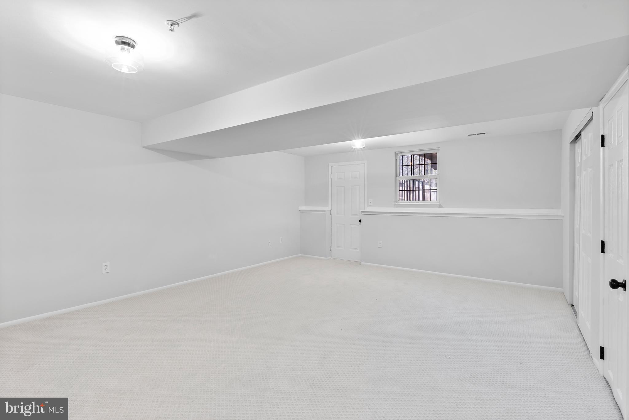 CHASE MANOR - Residential