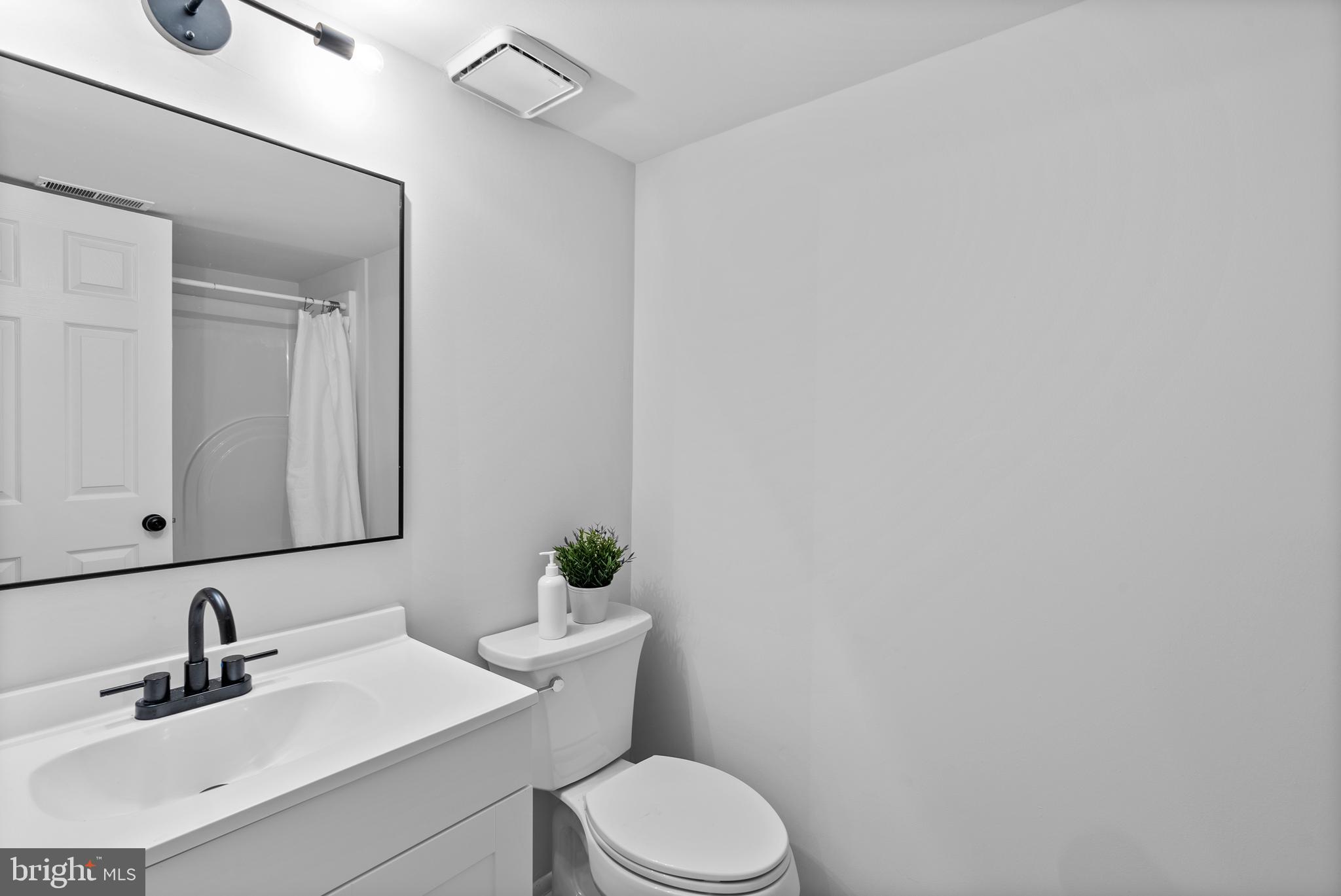 CHASE MANOR - Residential