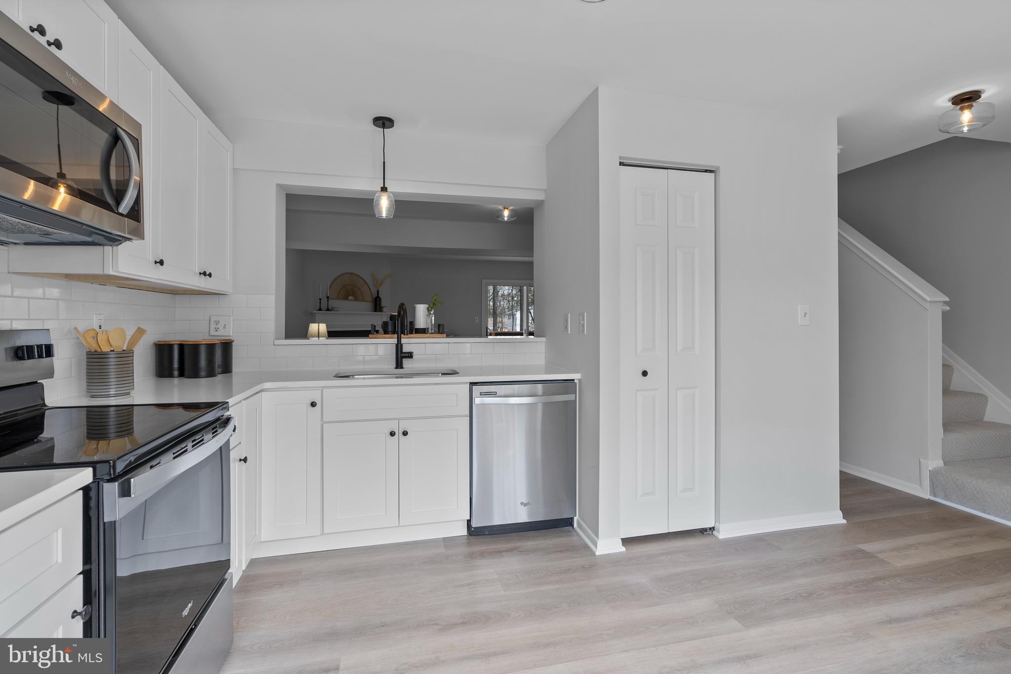 CHASE MANOR - Residential