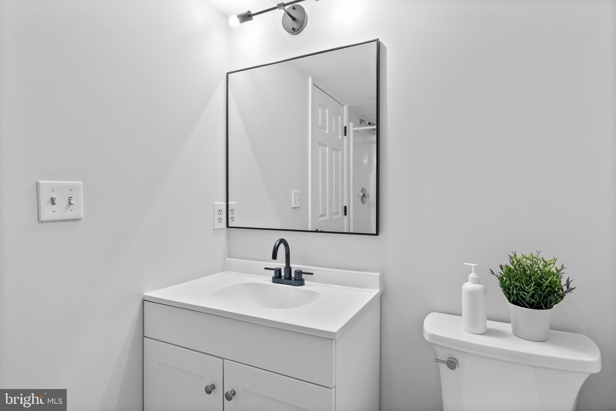 CHASE MANOR - Residential