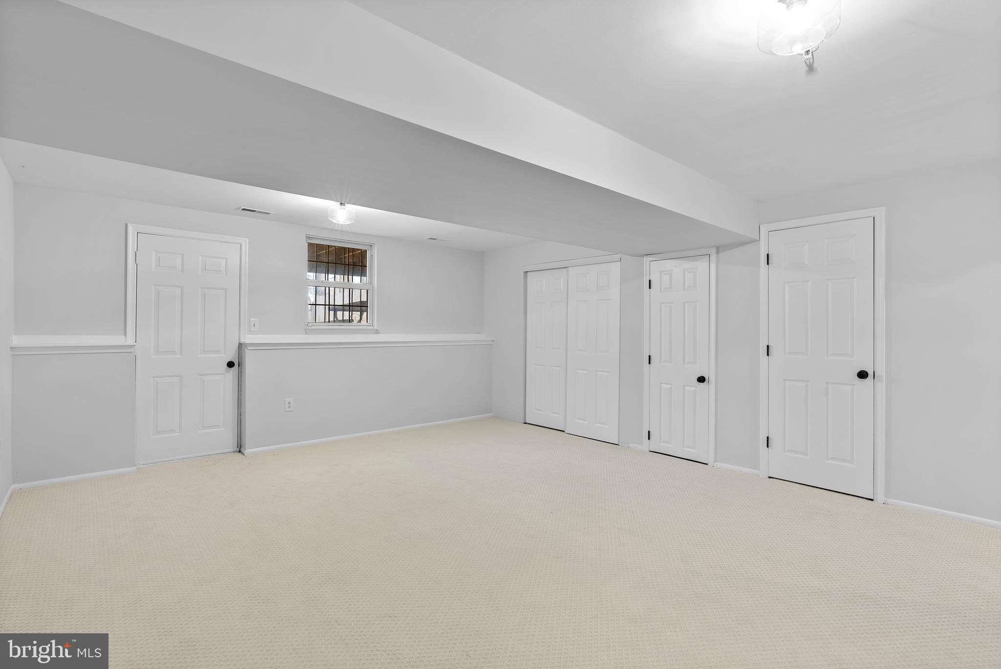 CHASE MANOR - Residential