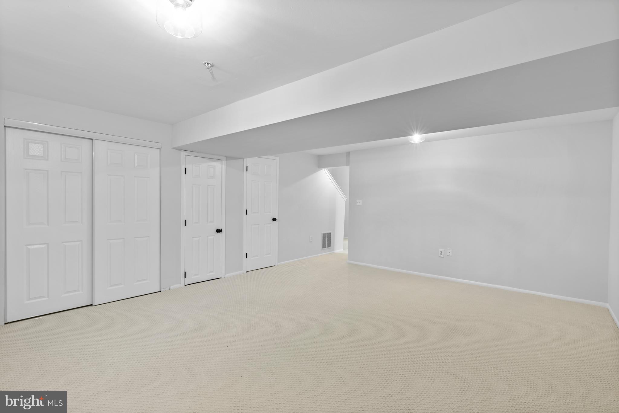 CHASE MANOR - Residential