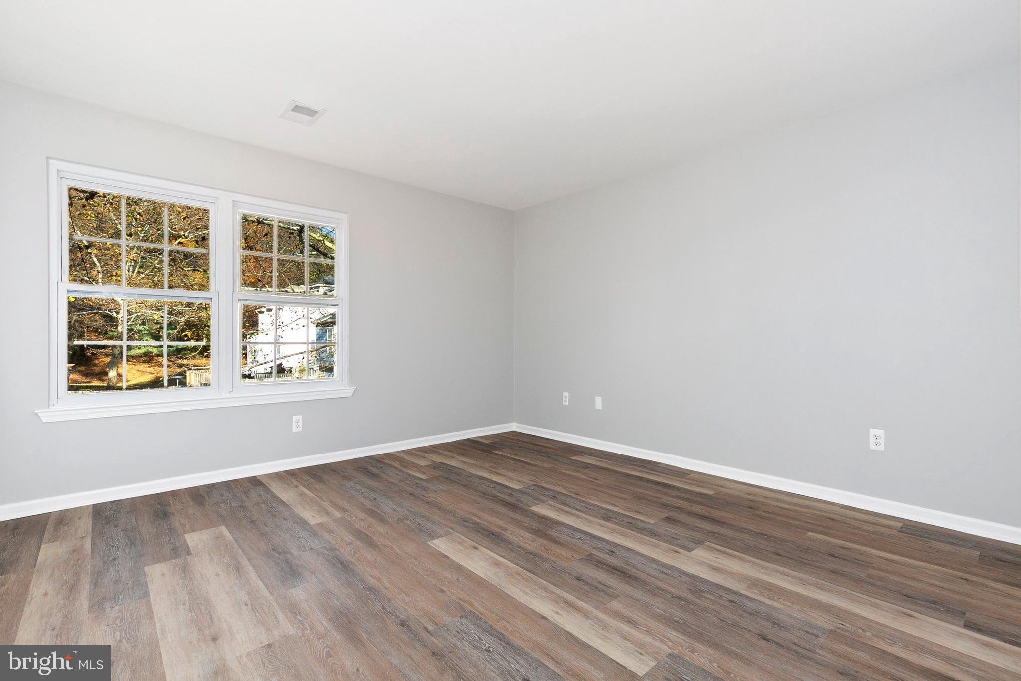 GLENSHIRE TOWNE - Residential