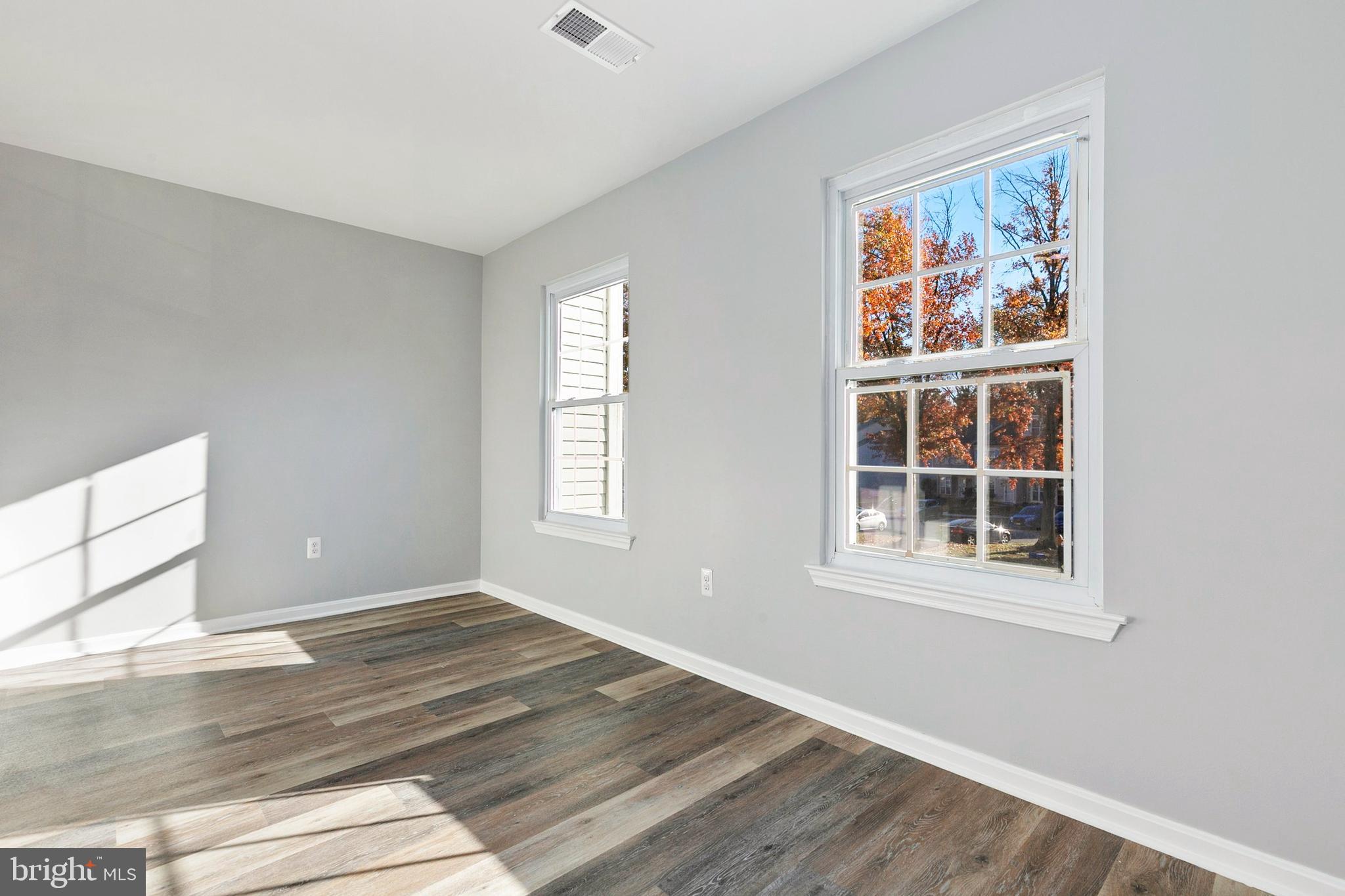 GLENSHIRE TOWNE - Residential