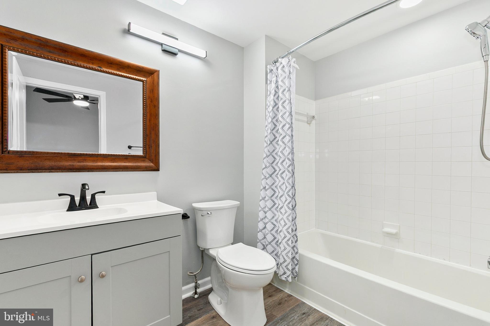 GLENSHIRE TOWNE - Residential