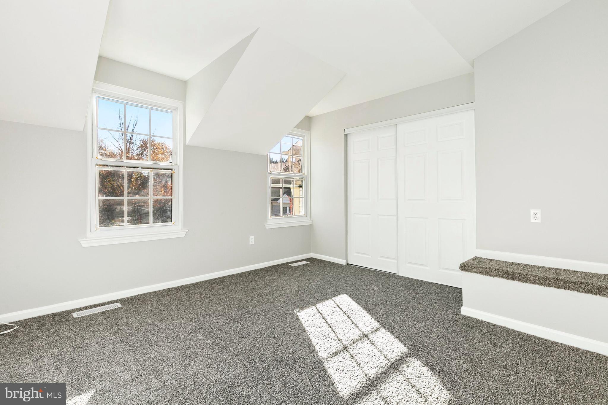 GLENSHIRE TOWNE - Residential