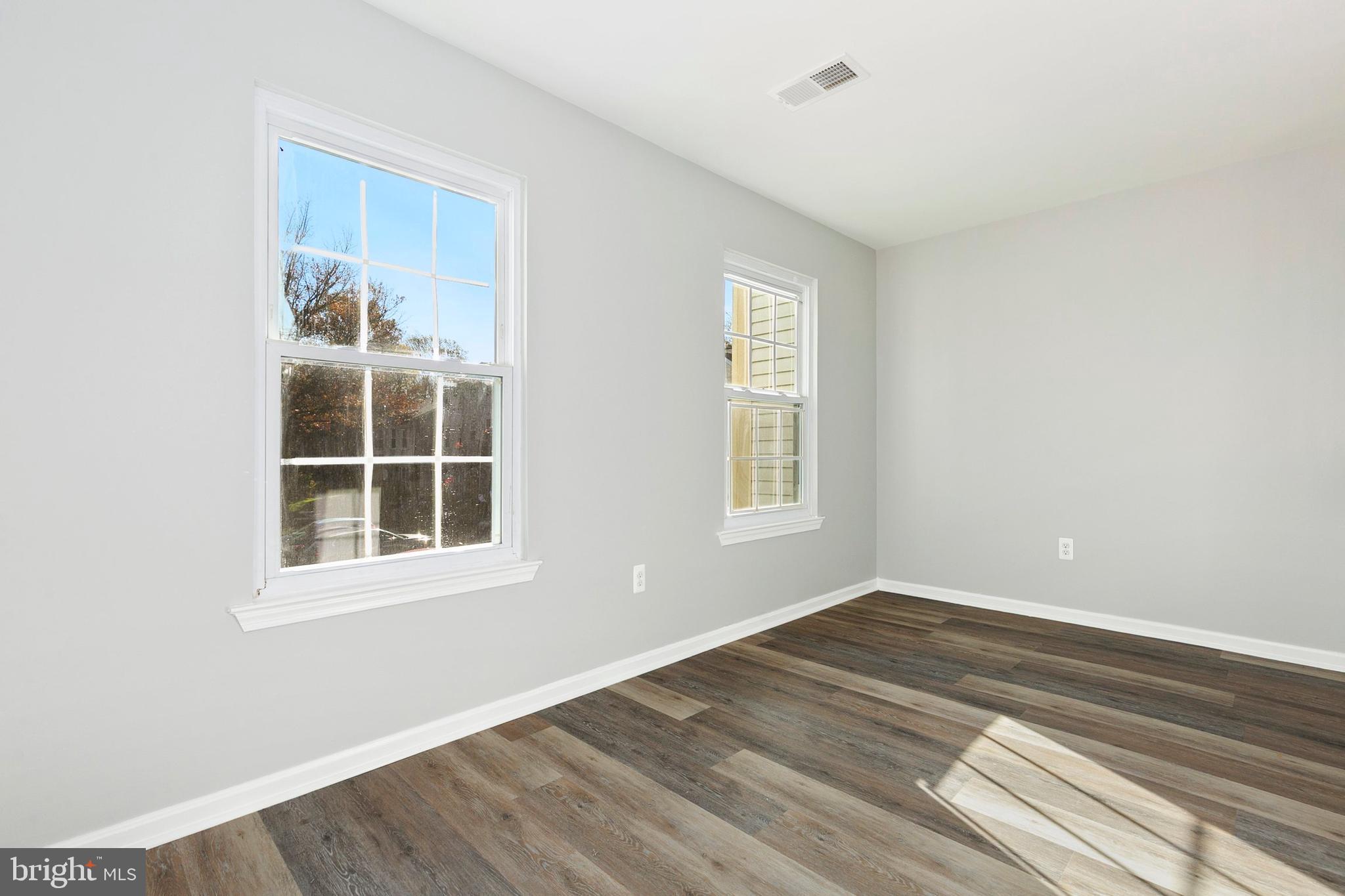 GLENSHIRE TOWNE - Residential