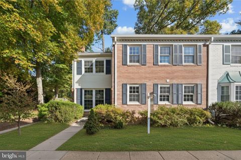 Photo of 855 Azalea Drive #27-855, ROCKVILLE, MD 20850 (MLS # MDMC2202746) Photo of 855 Azalea Drive #27-855, ROCKVILLE, MD 20850 (MLS # MDMC2202746)