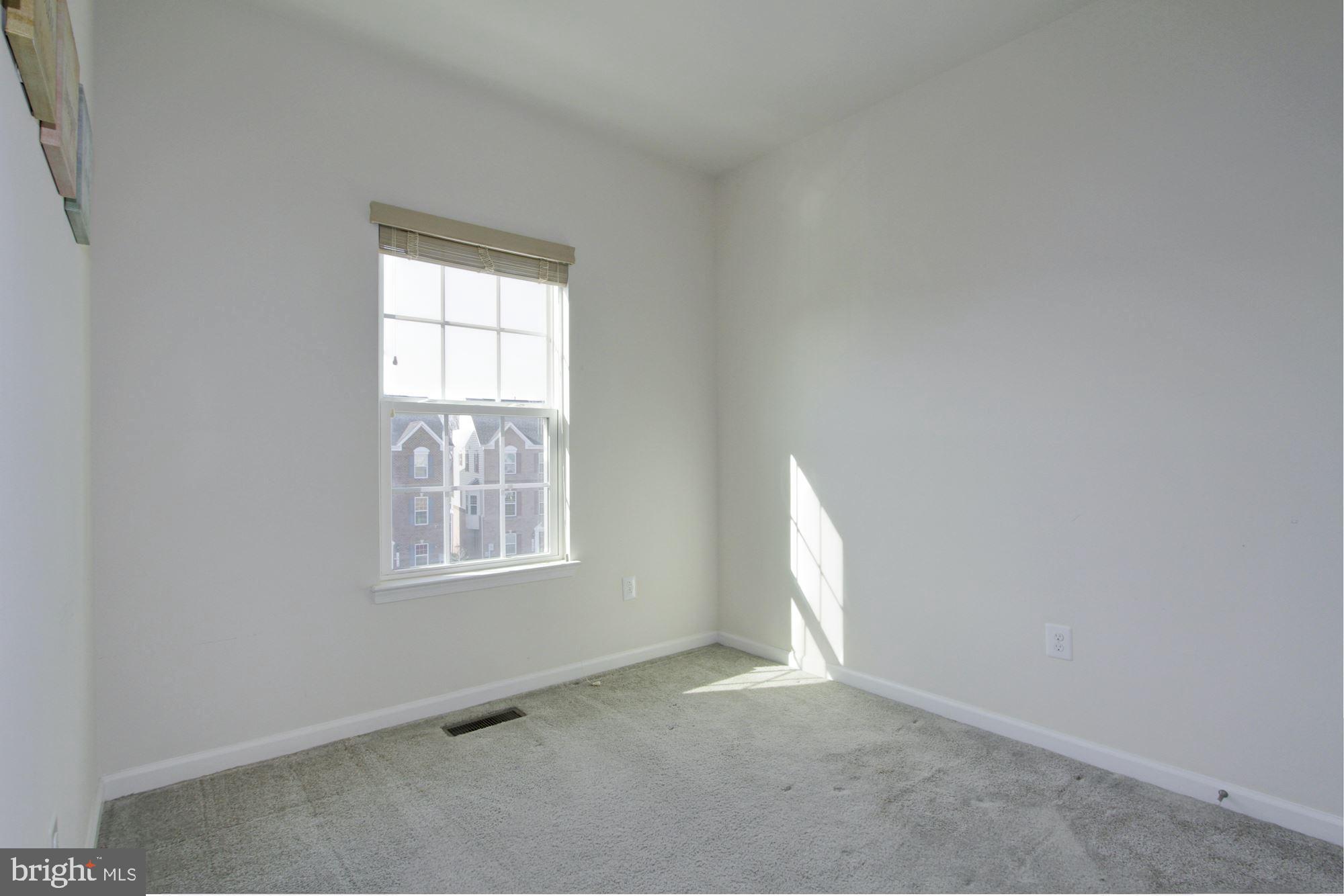 VILLAGE WEST - Residential