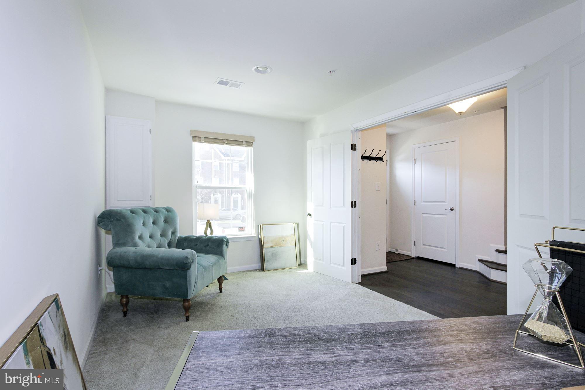 VILLAGE WEST - Residential