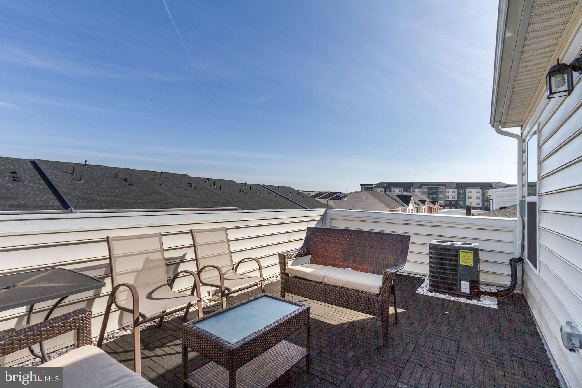 VILLAGE WEST - Residential