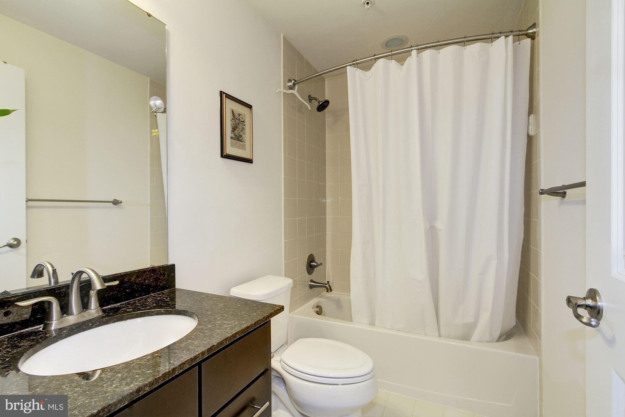 VILLAGE WEST - Residential