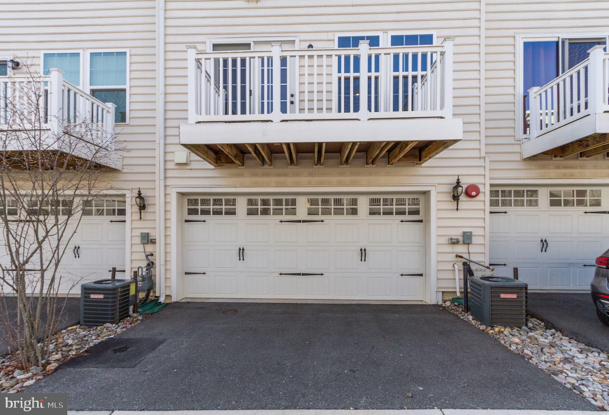 VILLAGE WEST - Residential