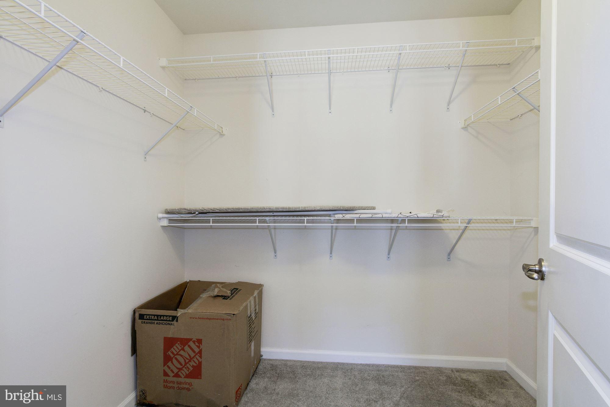 VILLAGE WEST - Residential