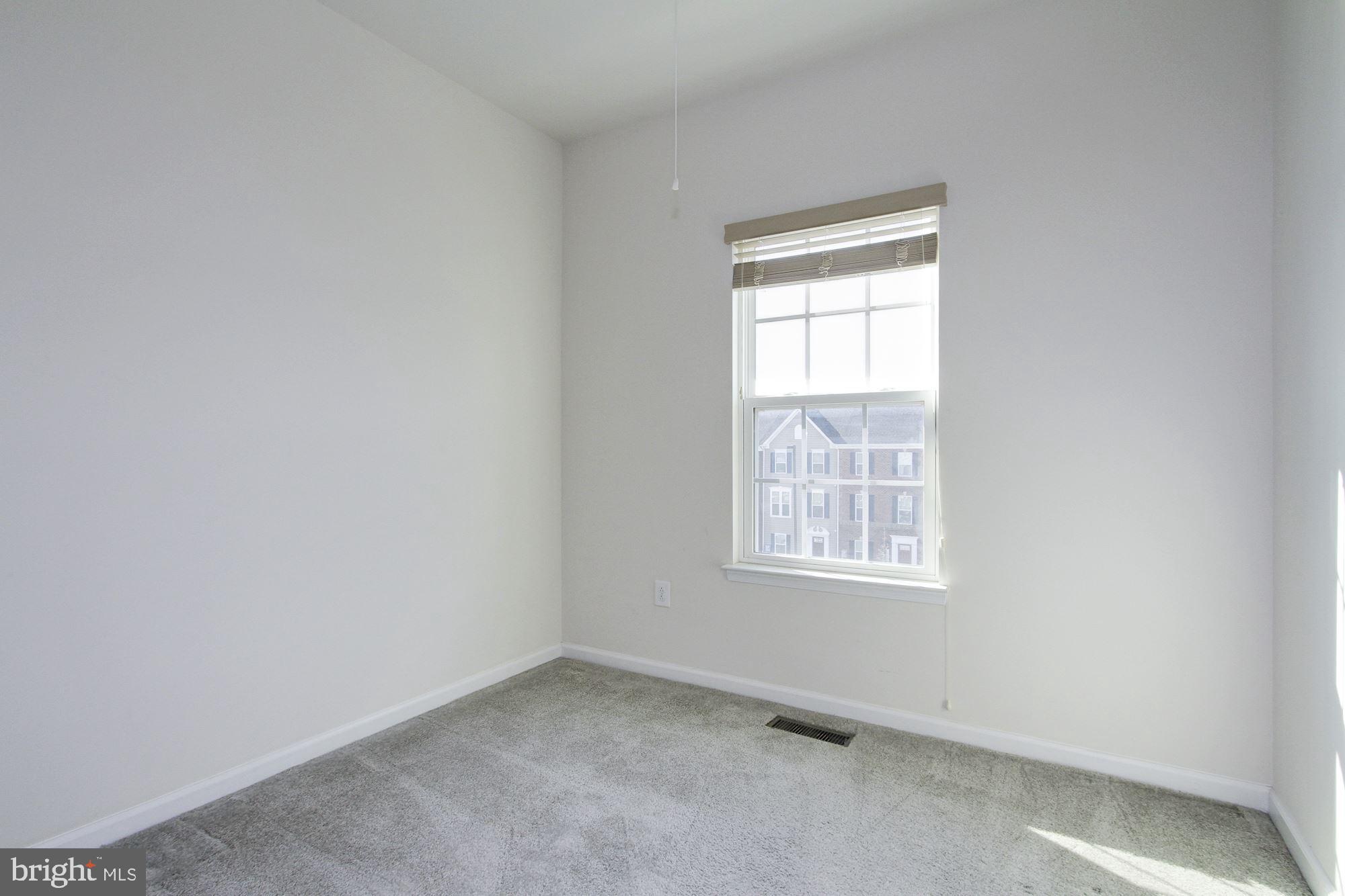 VILLAGE WEST - Residential