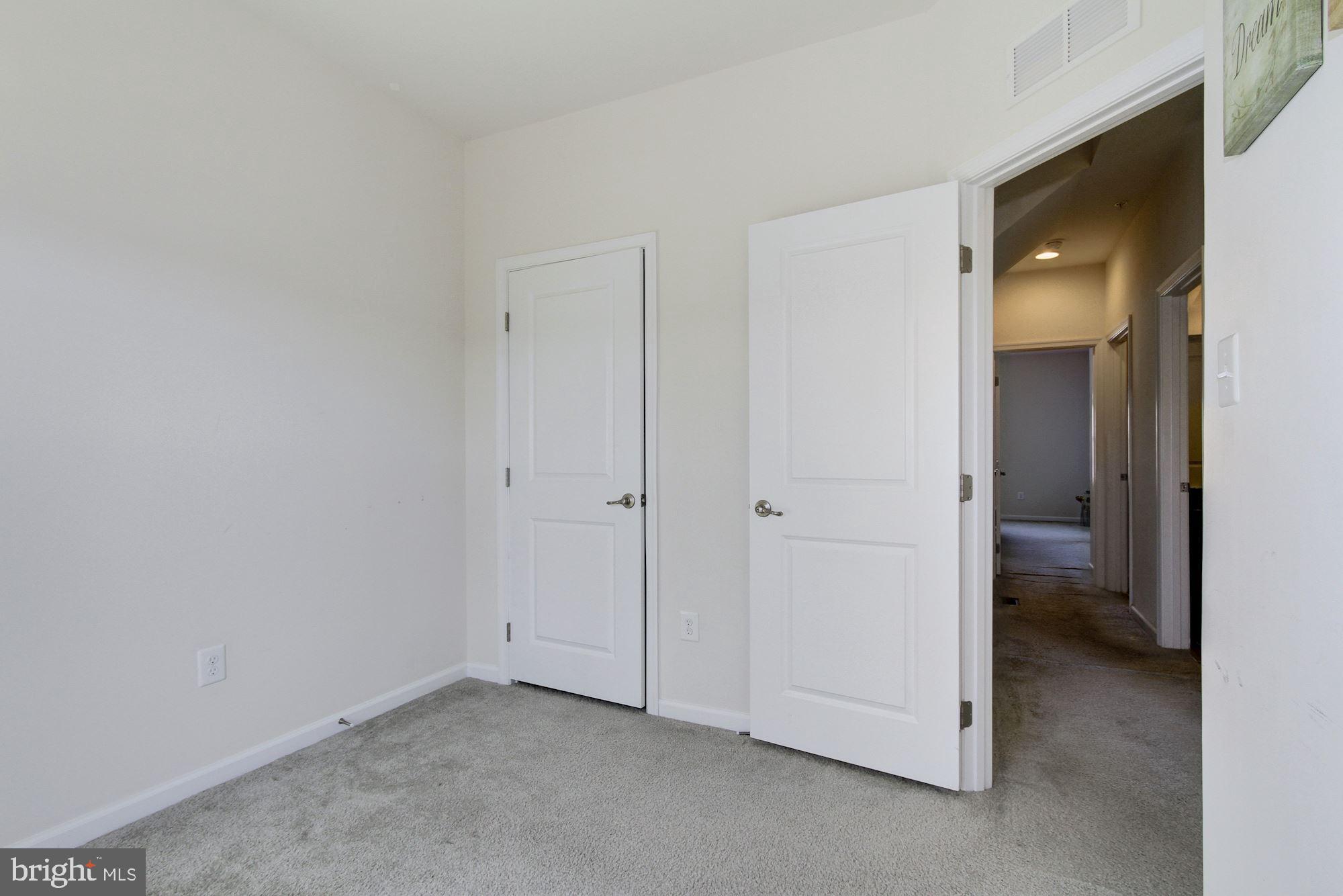 VILLAGE WEST - Residential