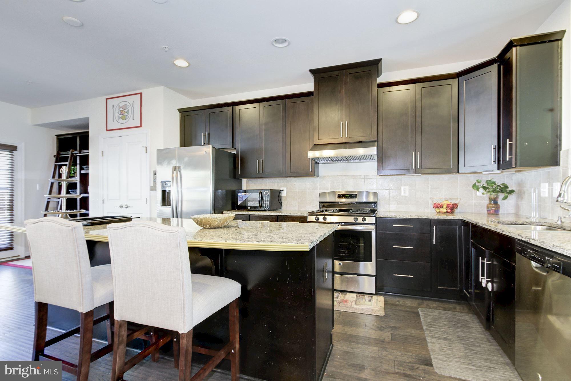 VILLAGE WEST - Residential