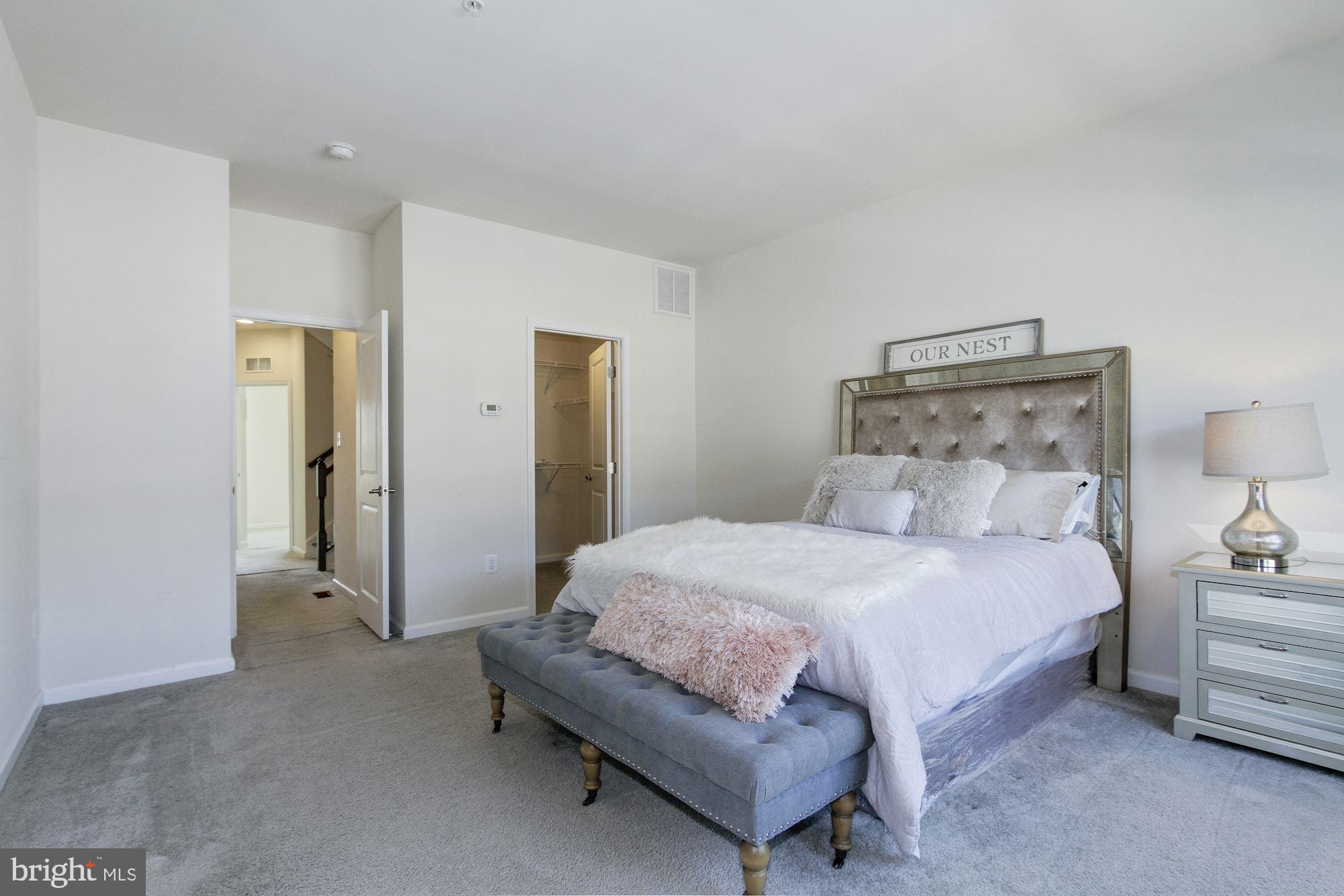 VILLAGE WEST - Residential