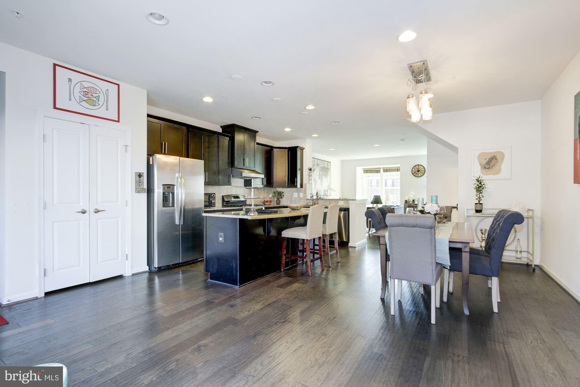 VILLAGE WEST - Residential