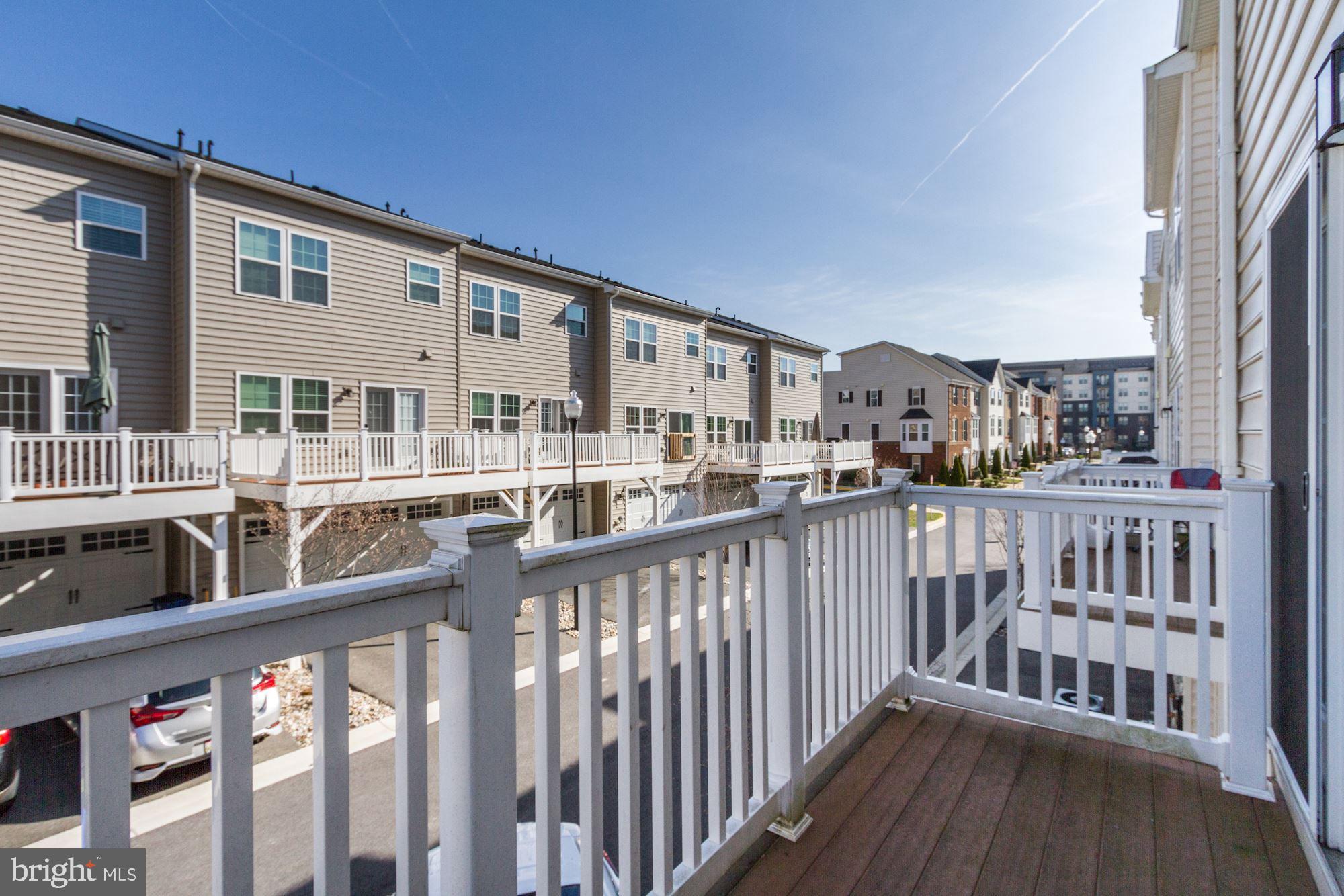 VILLAGE WEST - Residential