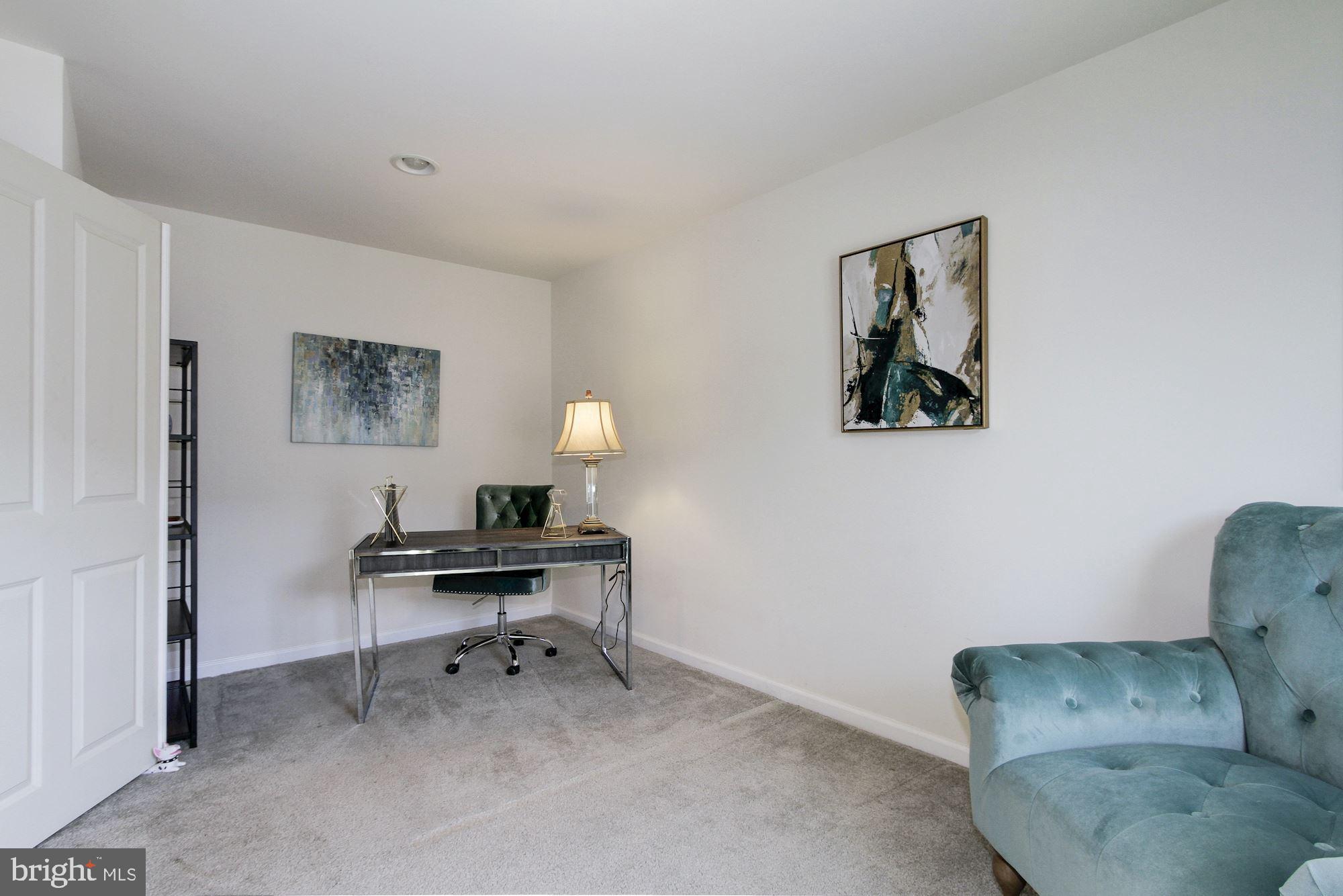 VILLAGE WEST - Residential