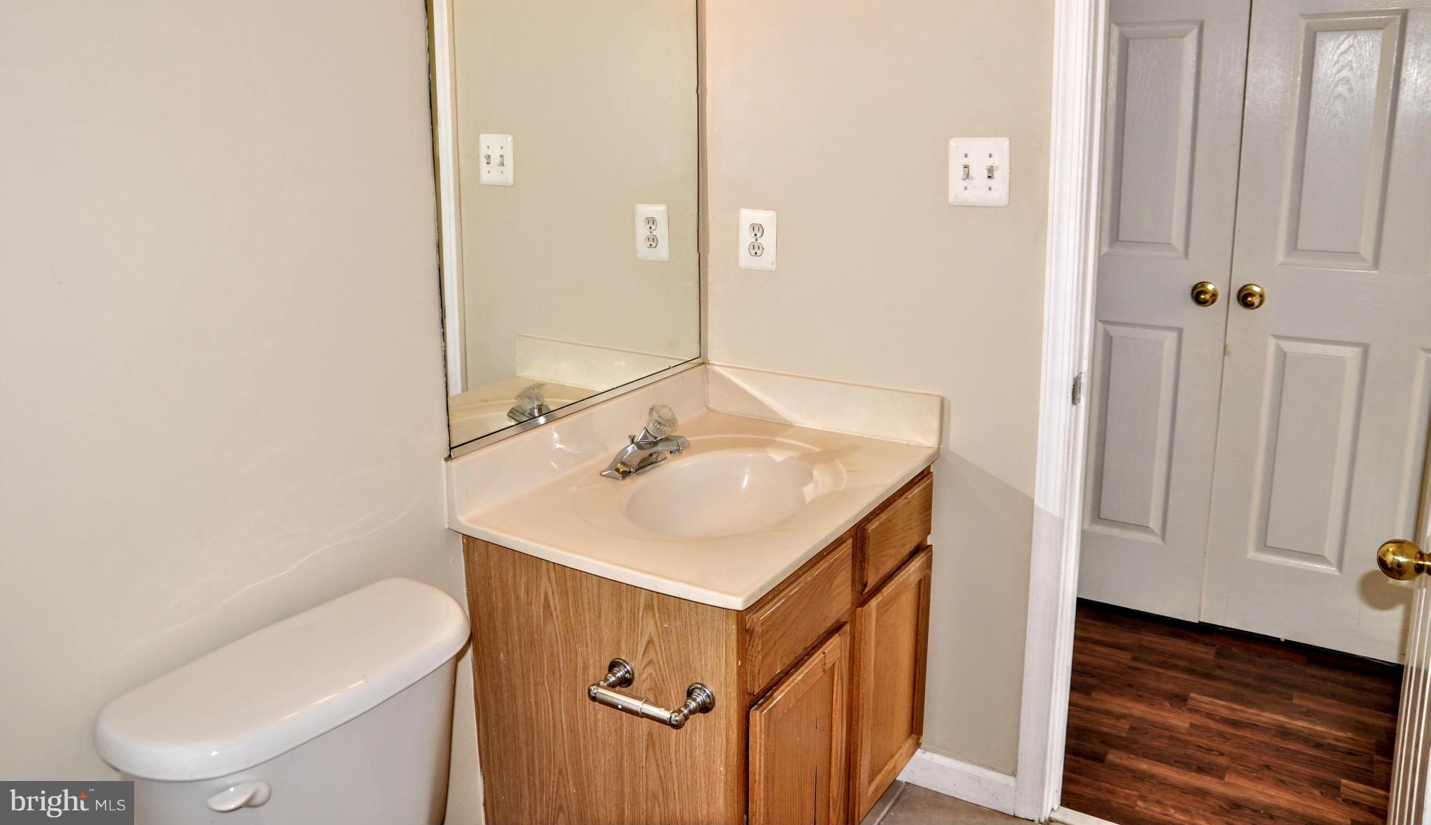 RIDGES AT ASHBURN - Residential Lease