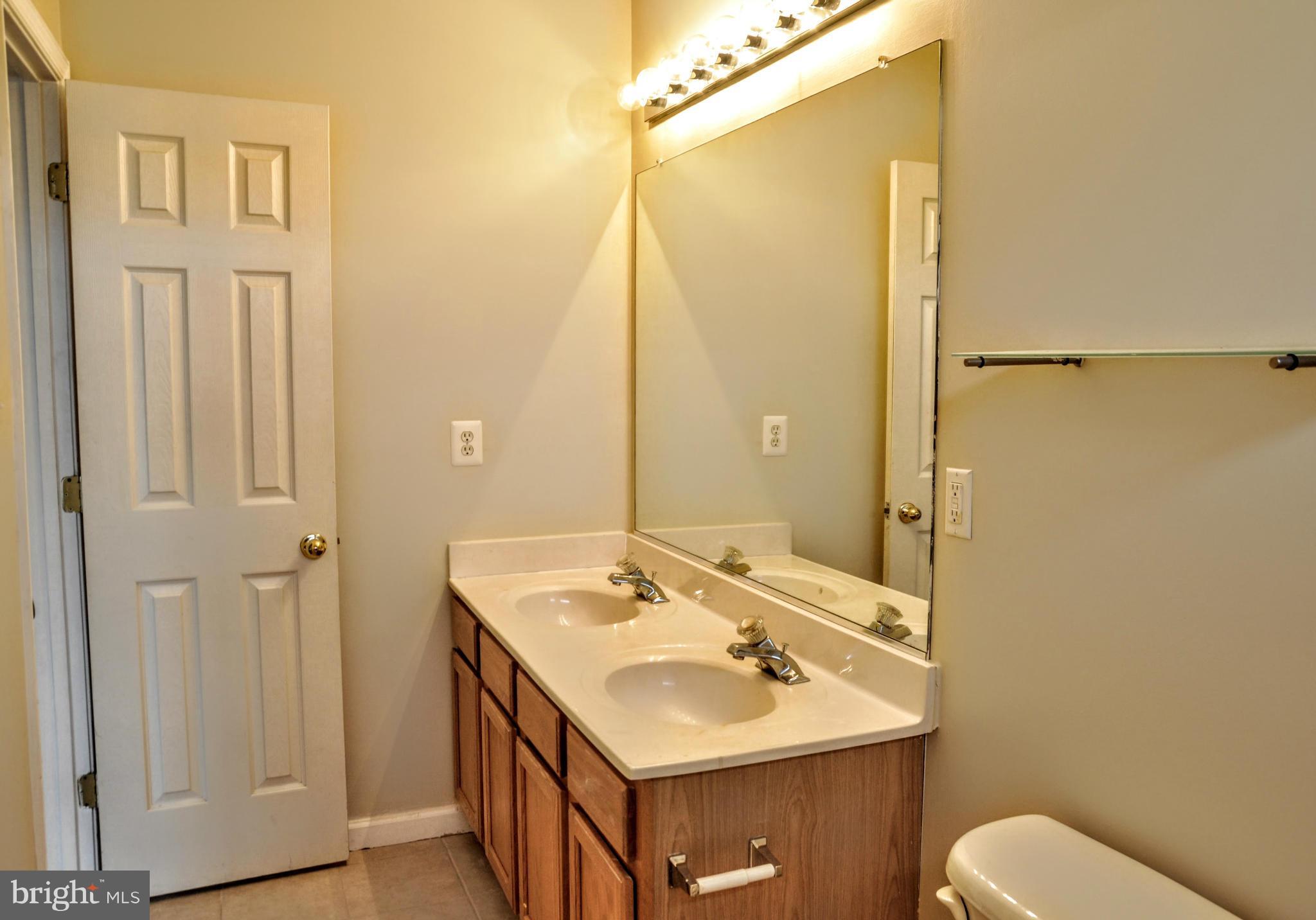 RIDGES AT ASHBURN - Residential Lease