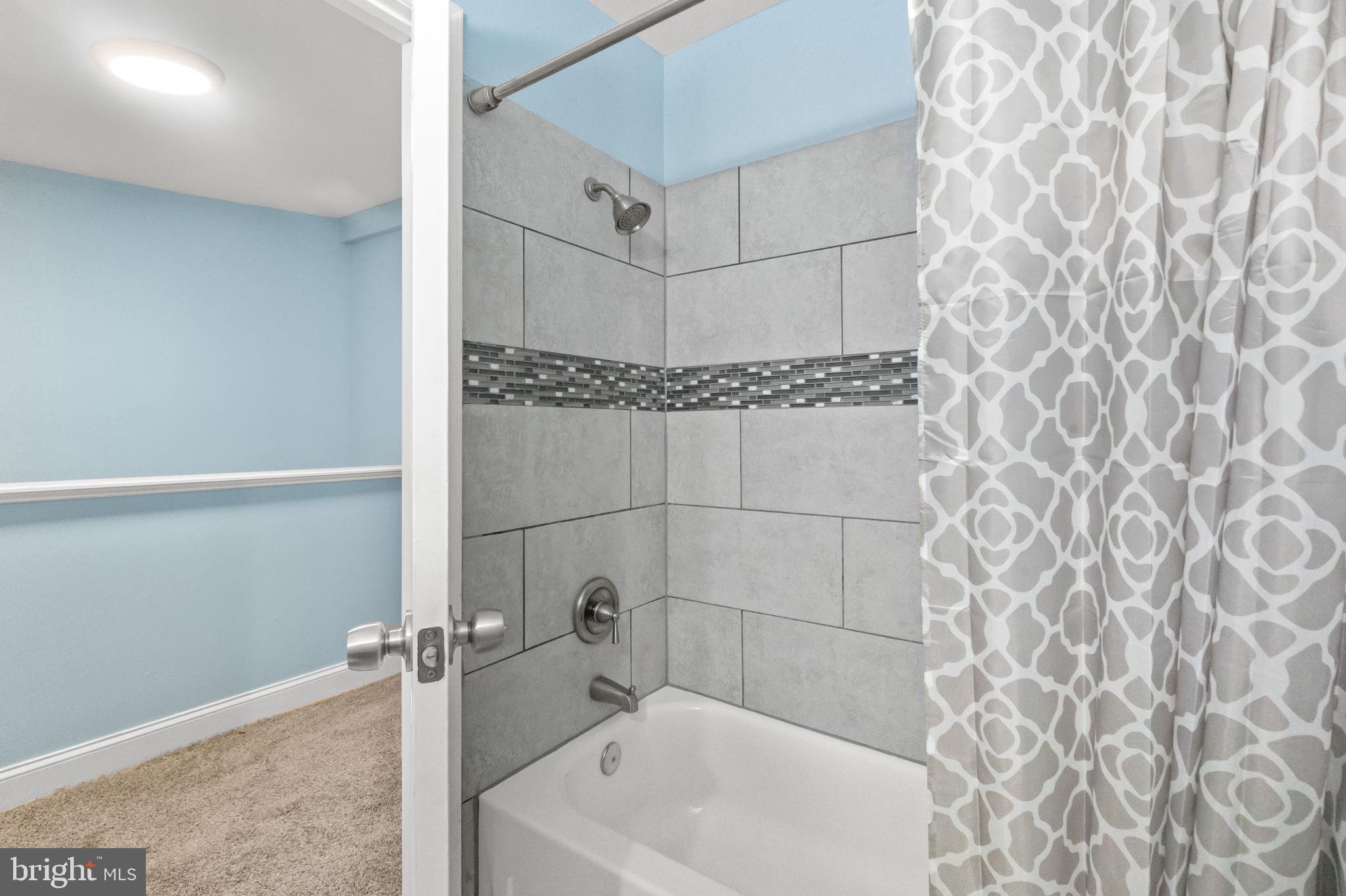 WASHINGTON HILL - Residential