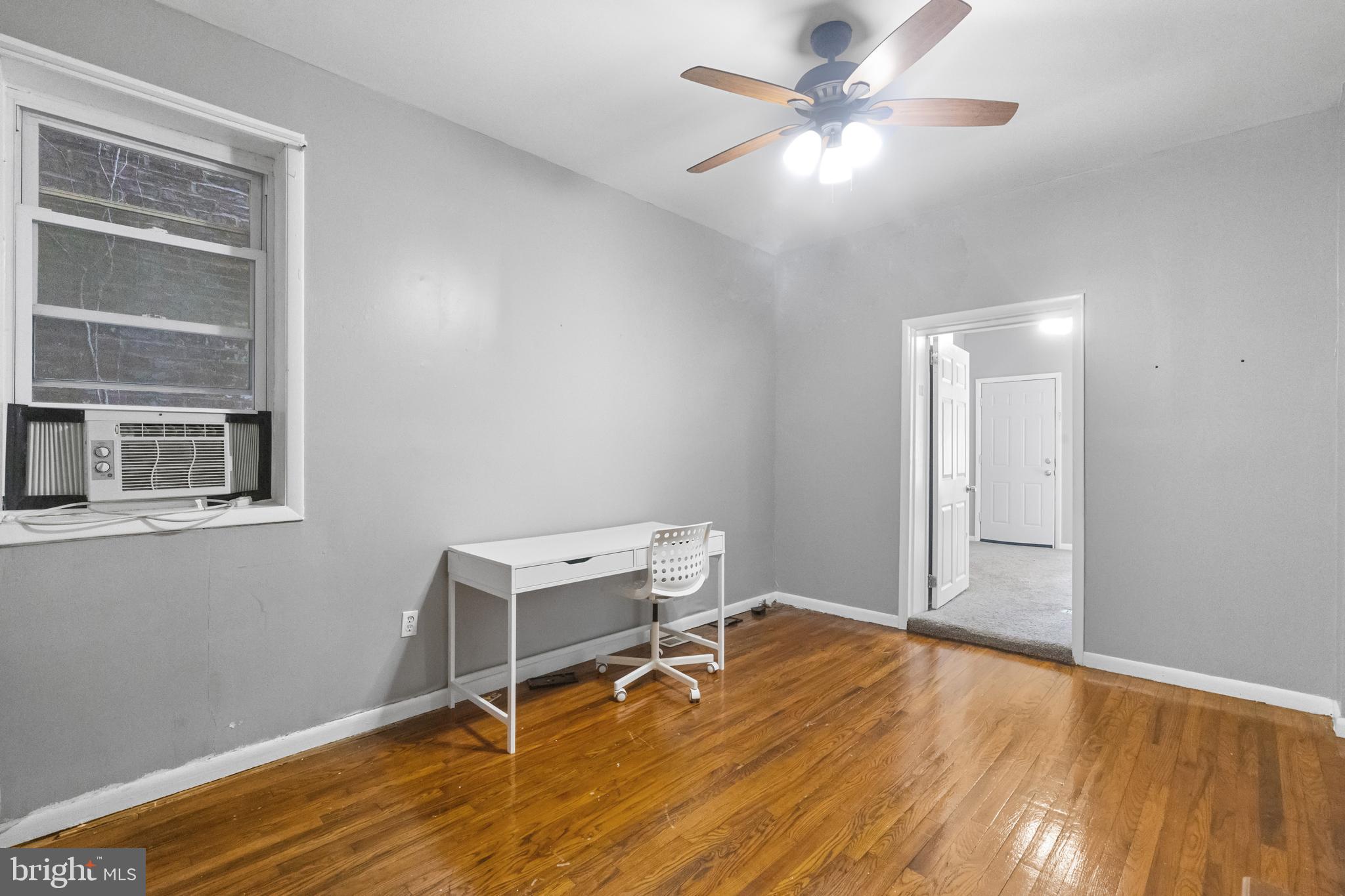 WASHINGTON HILL - Residential