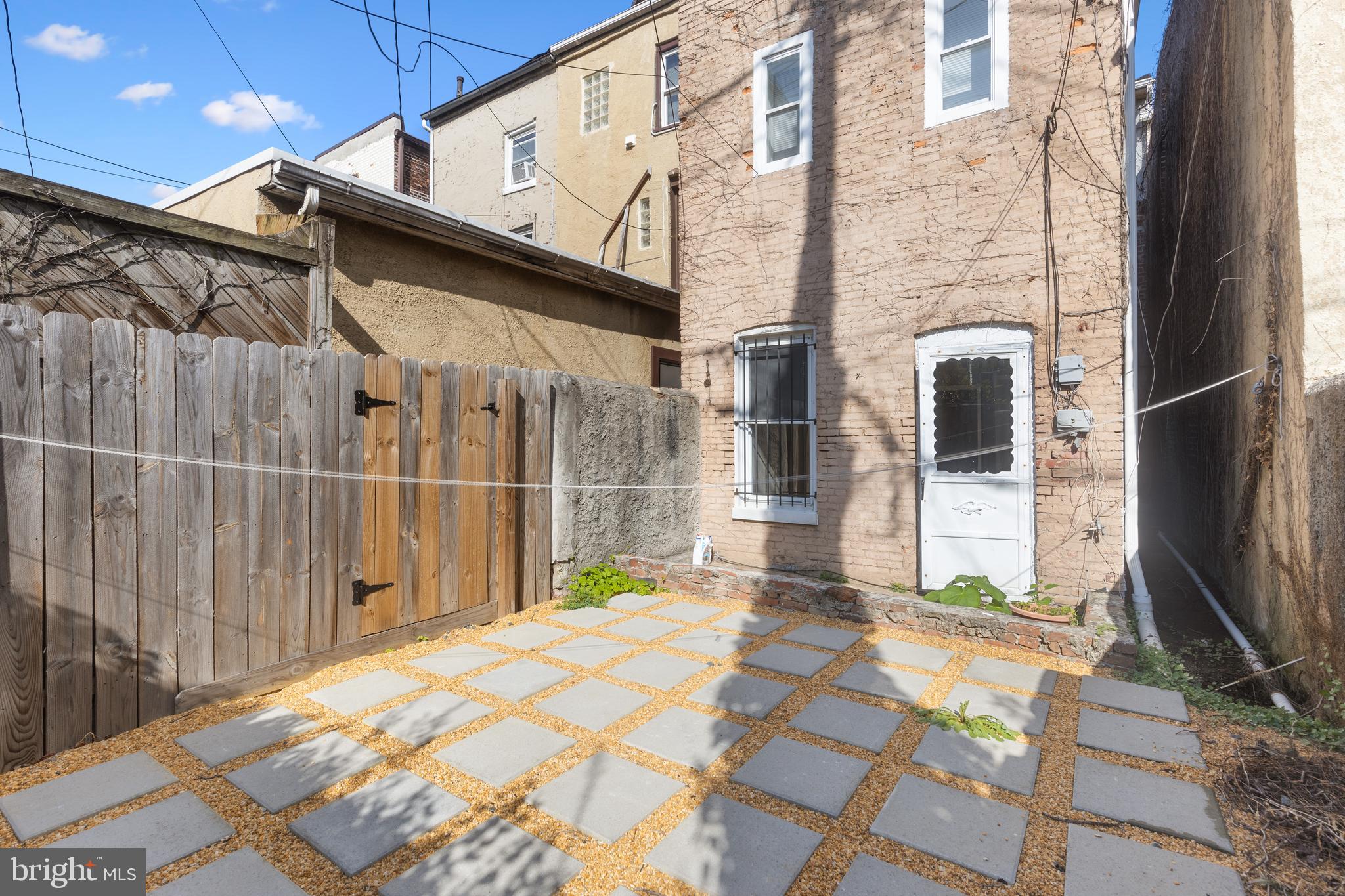 WASHINGTON HILL - Residential