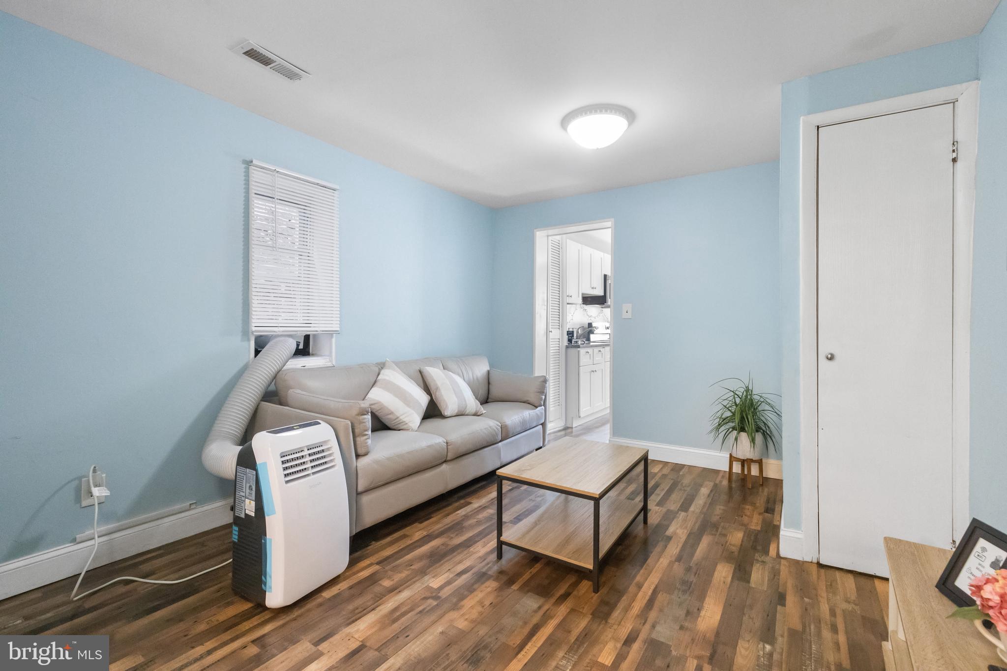 WASHINGTON HILL - Residential