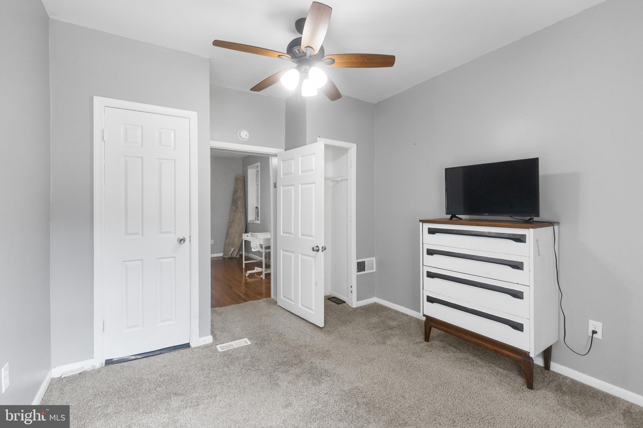 WASHINGTON HILL - Residential