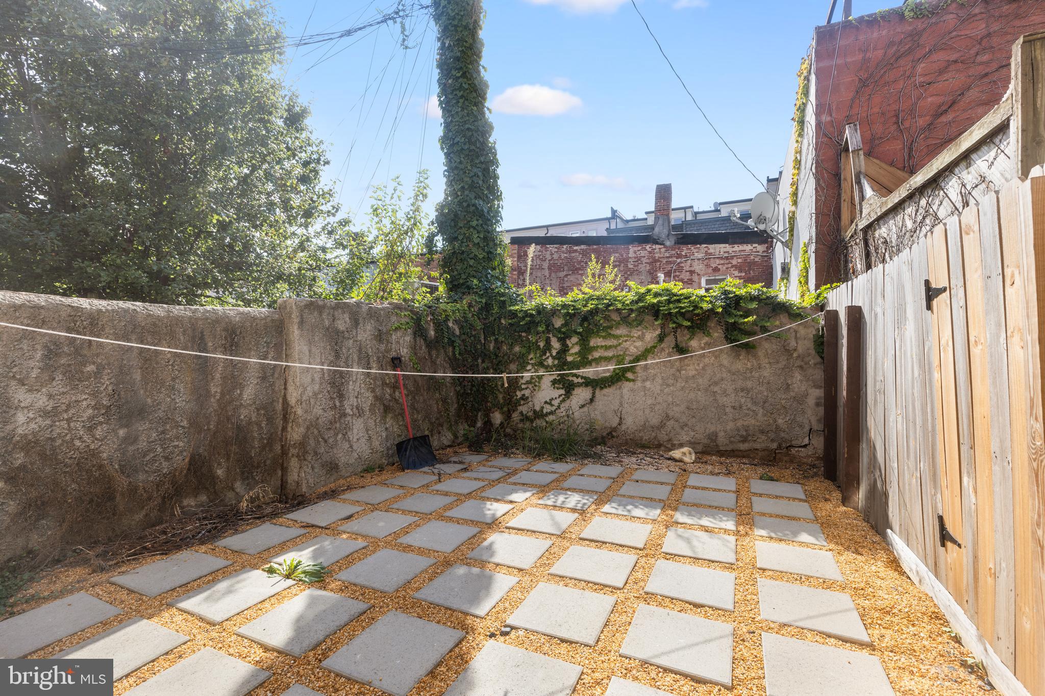 WASHINGTON HILL - Residential