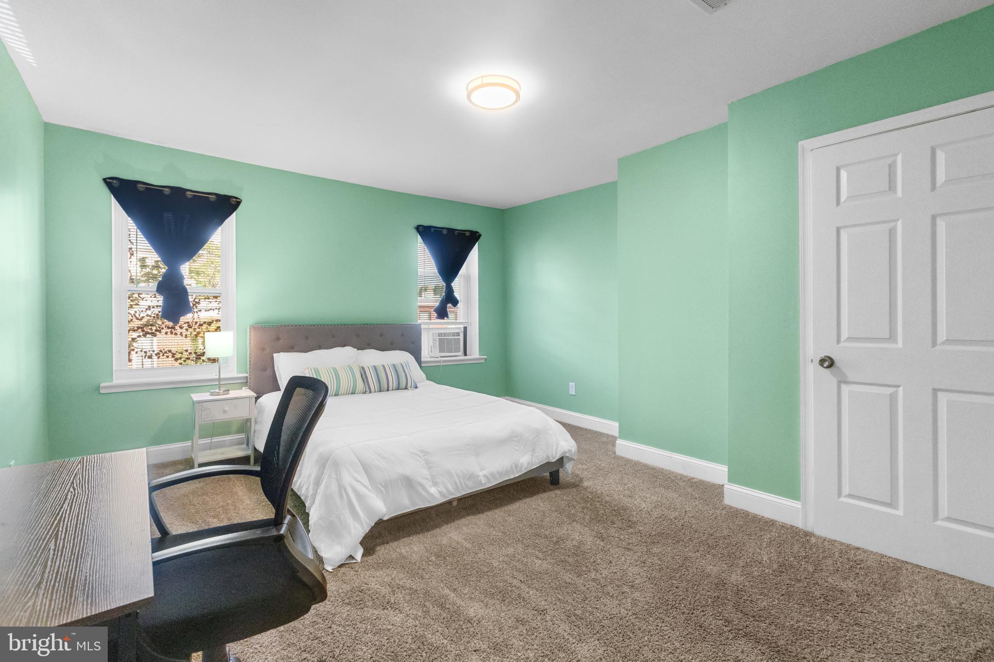 WASHINGTON HILL - Residential