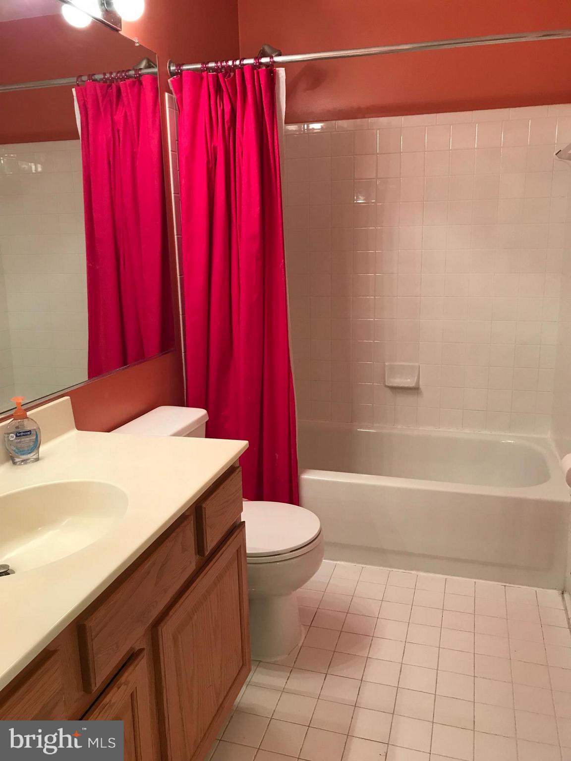 FAIRFAX METRO SQUARE - Residential Lease