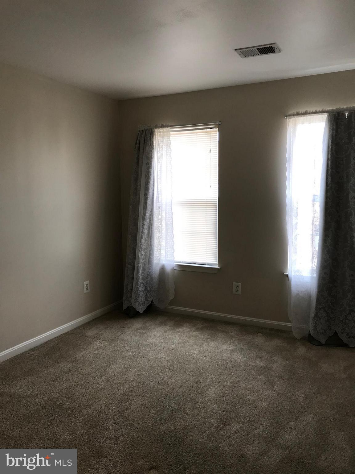 FAIRFAX METRO SQUARE - Residential Lease