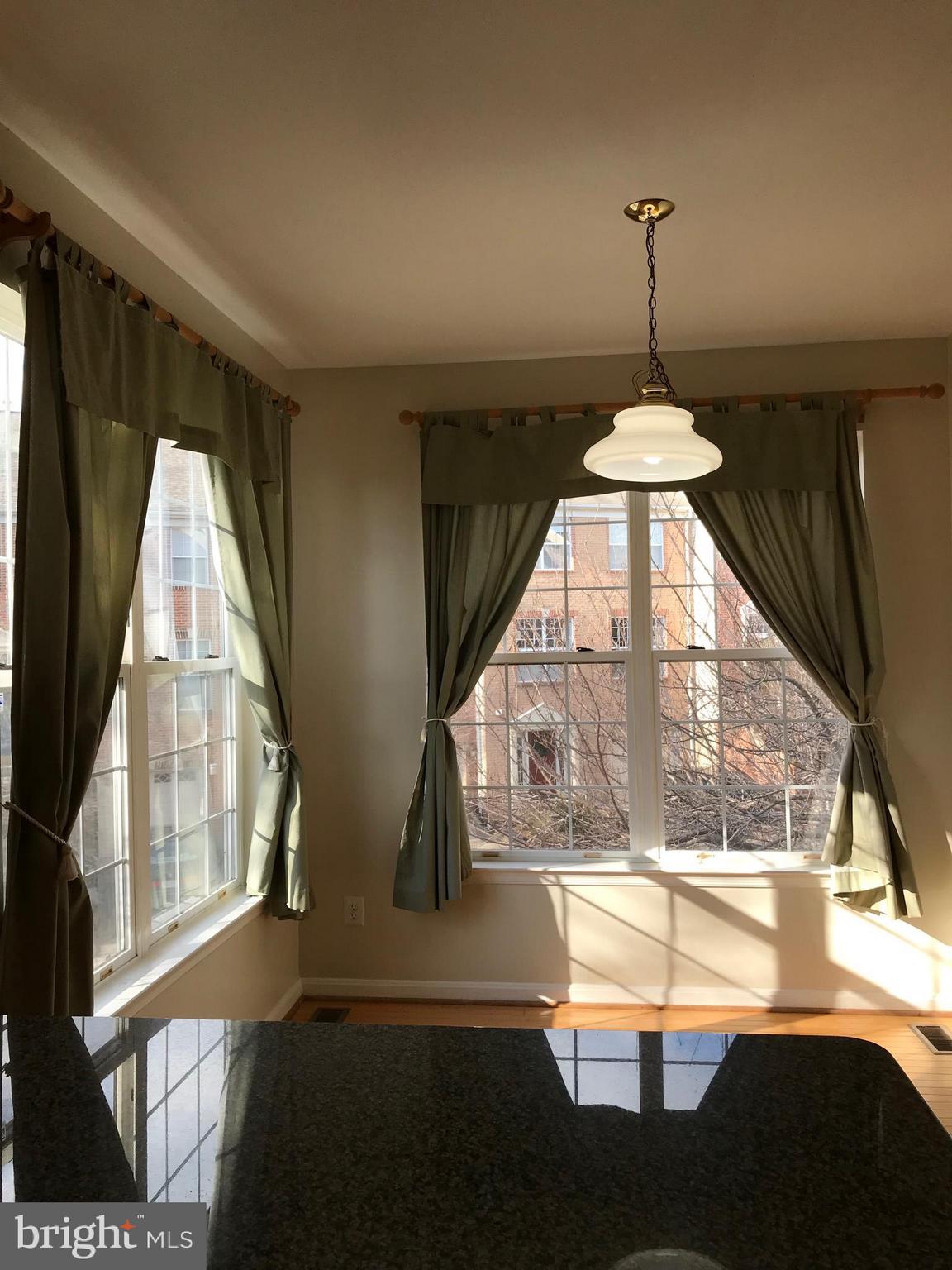 FAIRFAX METRO SQUARE - Residential Lease