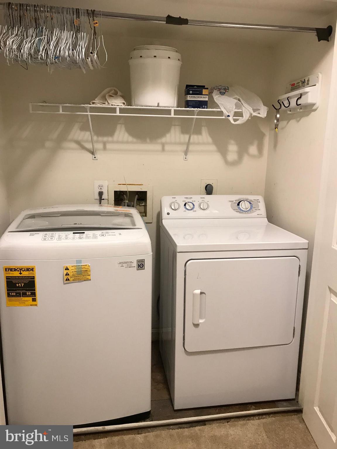 FAIRFAX METRO SQUARE - Residential Lease