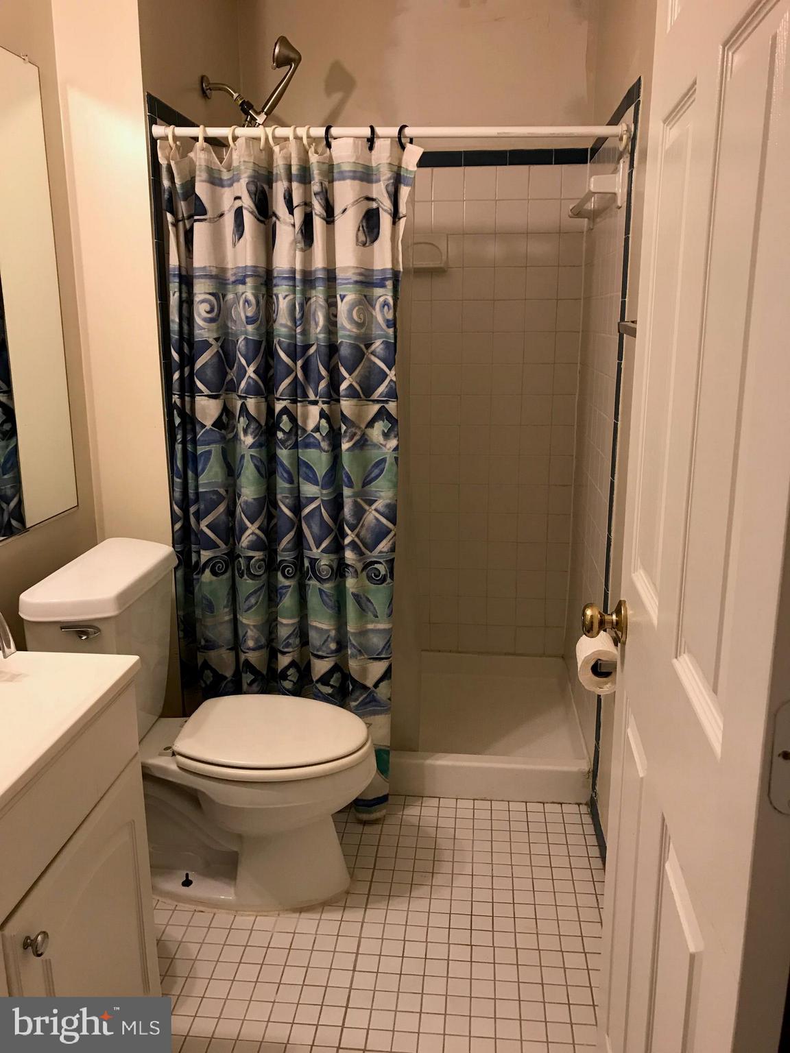 FAIRFAX METRO SQUARE - Residential Lease