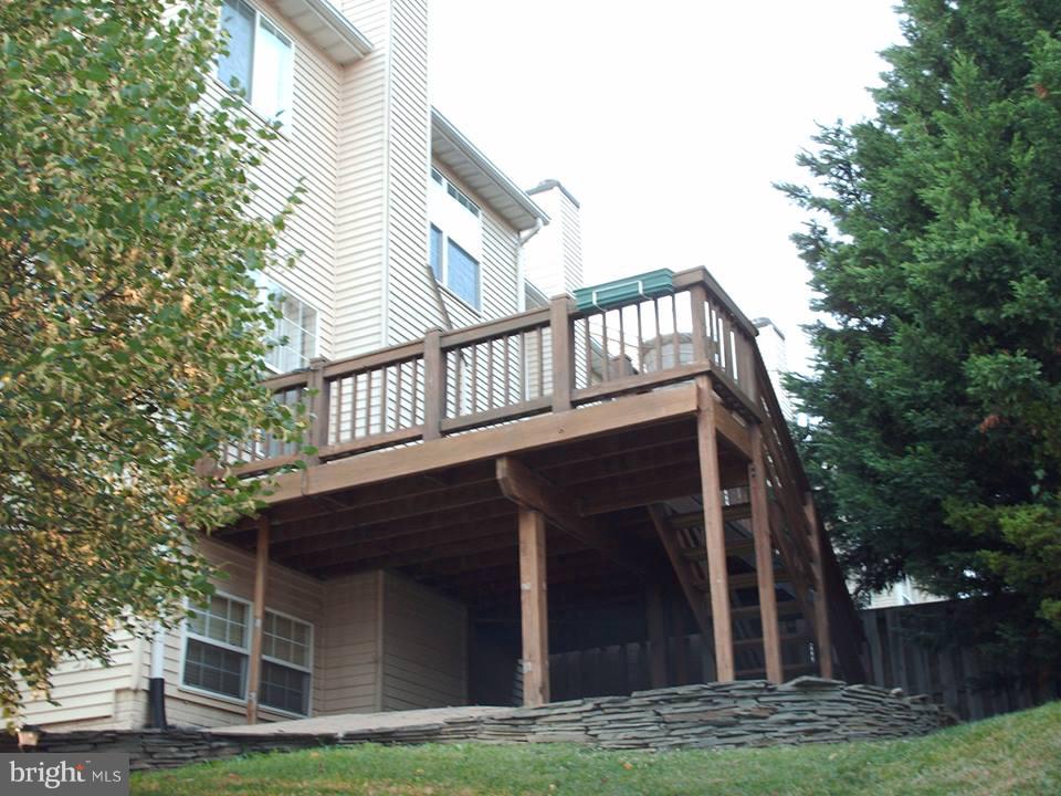 FAIRFAX METRO SQUARE - Residential Lease