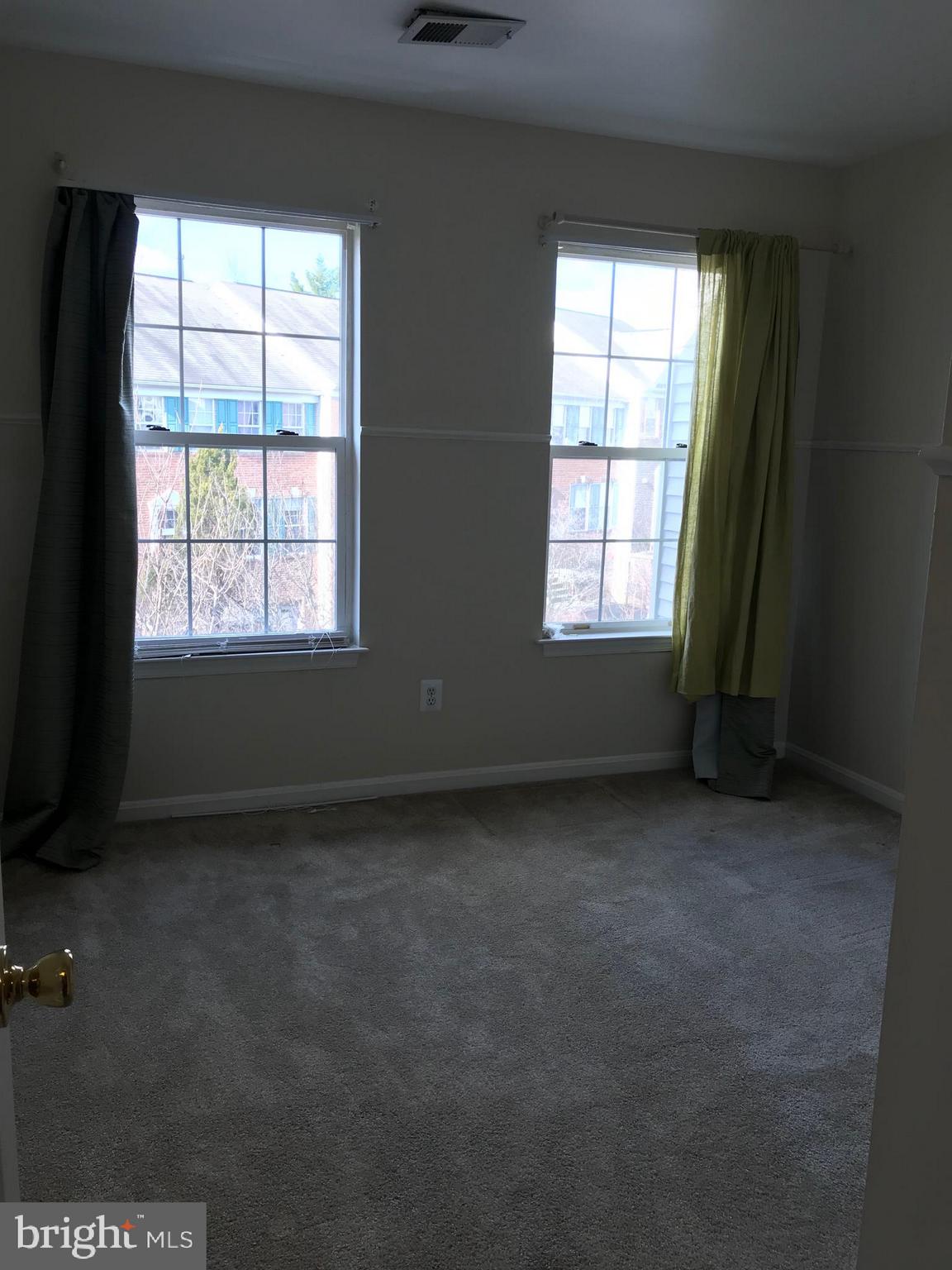 FAIRFAX METRO SQUARE - Residential Lease