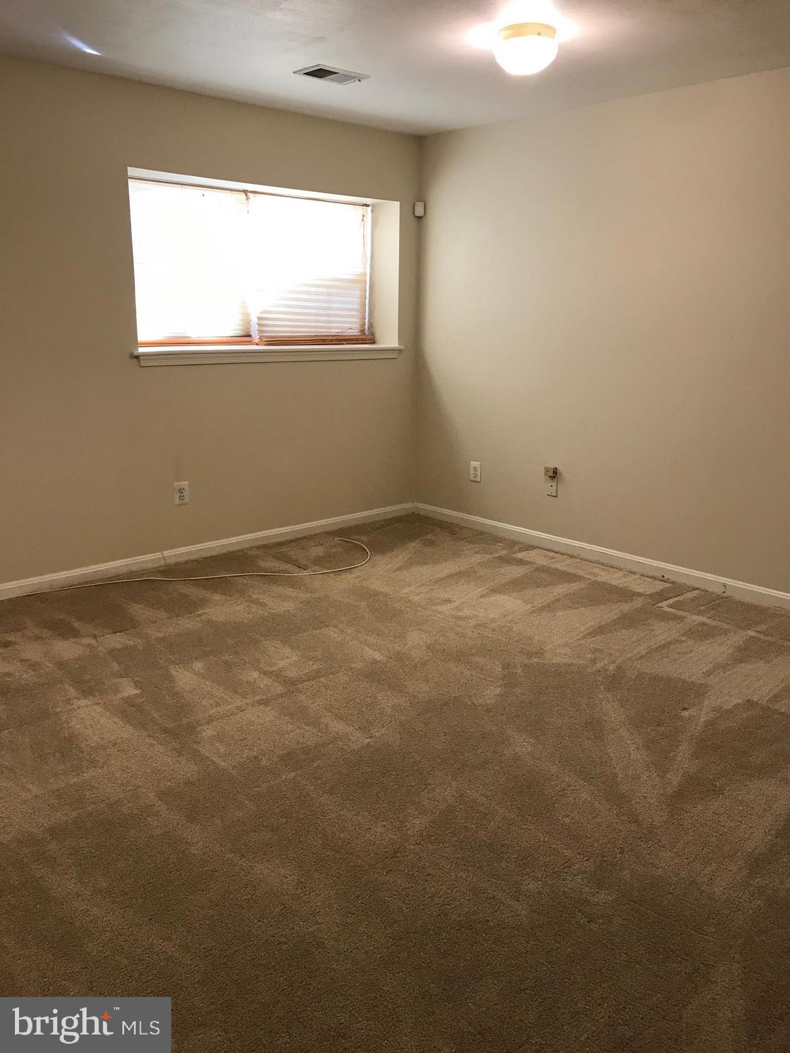 FAIRFAX METRO SQUARE - Residential Lease