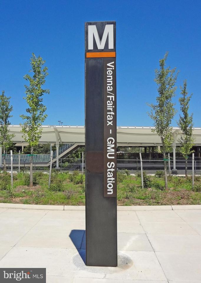 FAIRFAX METRO SQUARE - Residential Lease