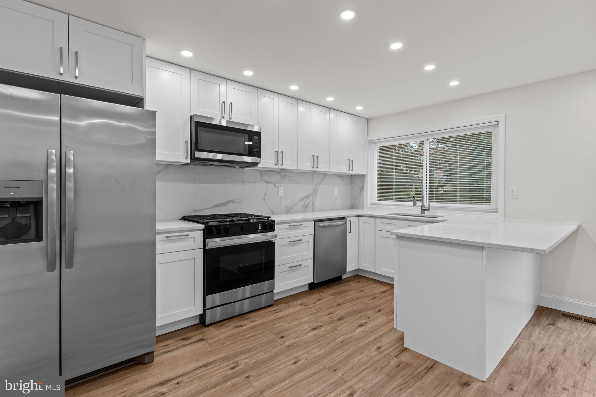 PARKWOOD - Residential Lease