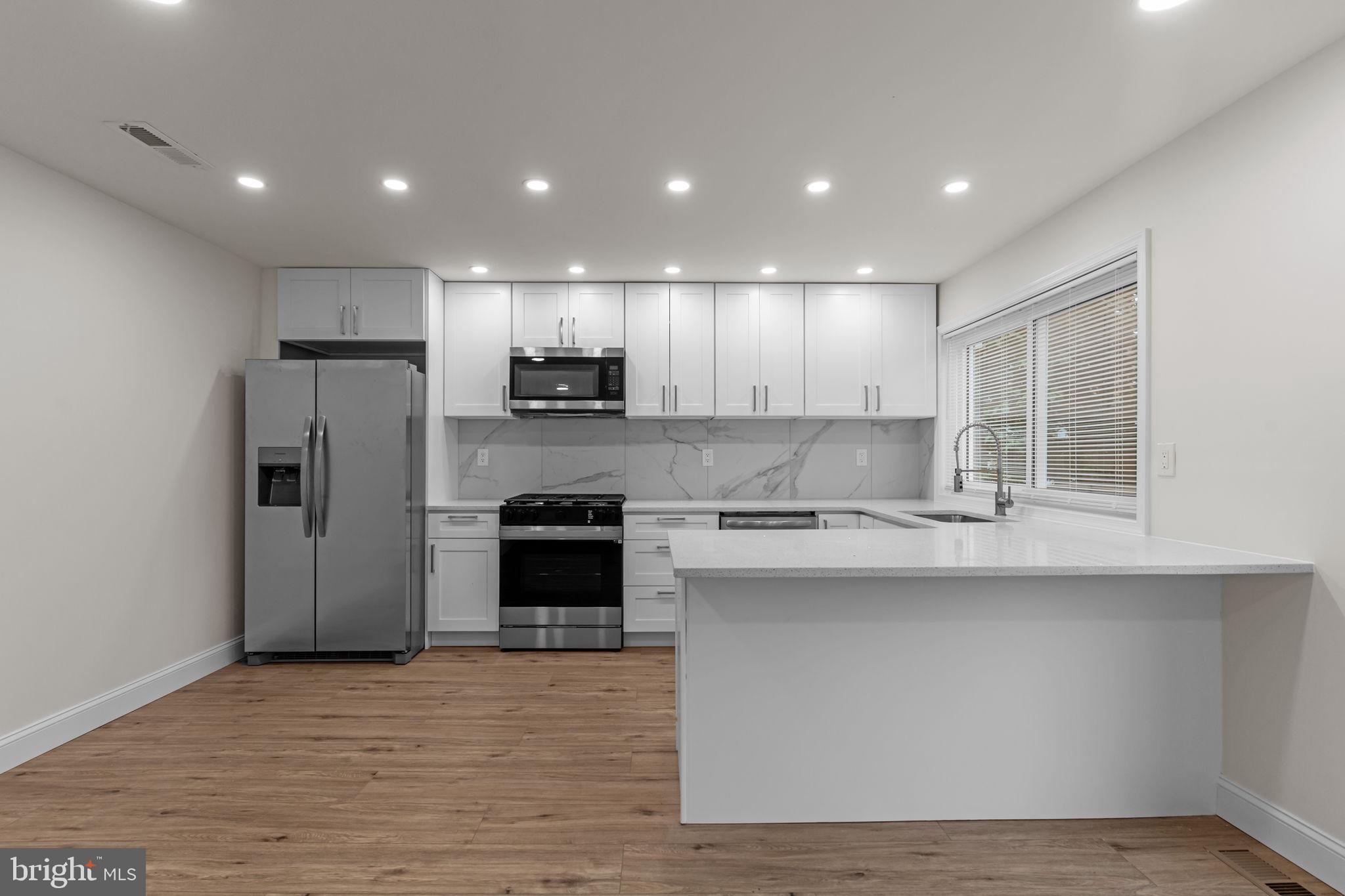 PARKWOOD - Residential Lease