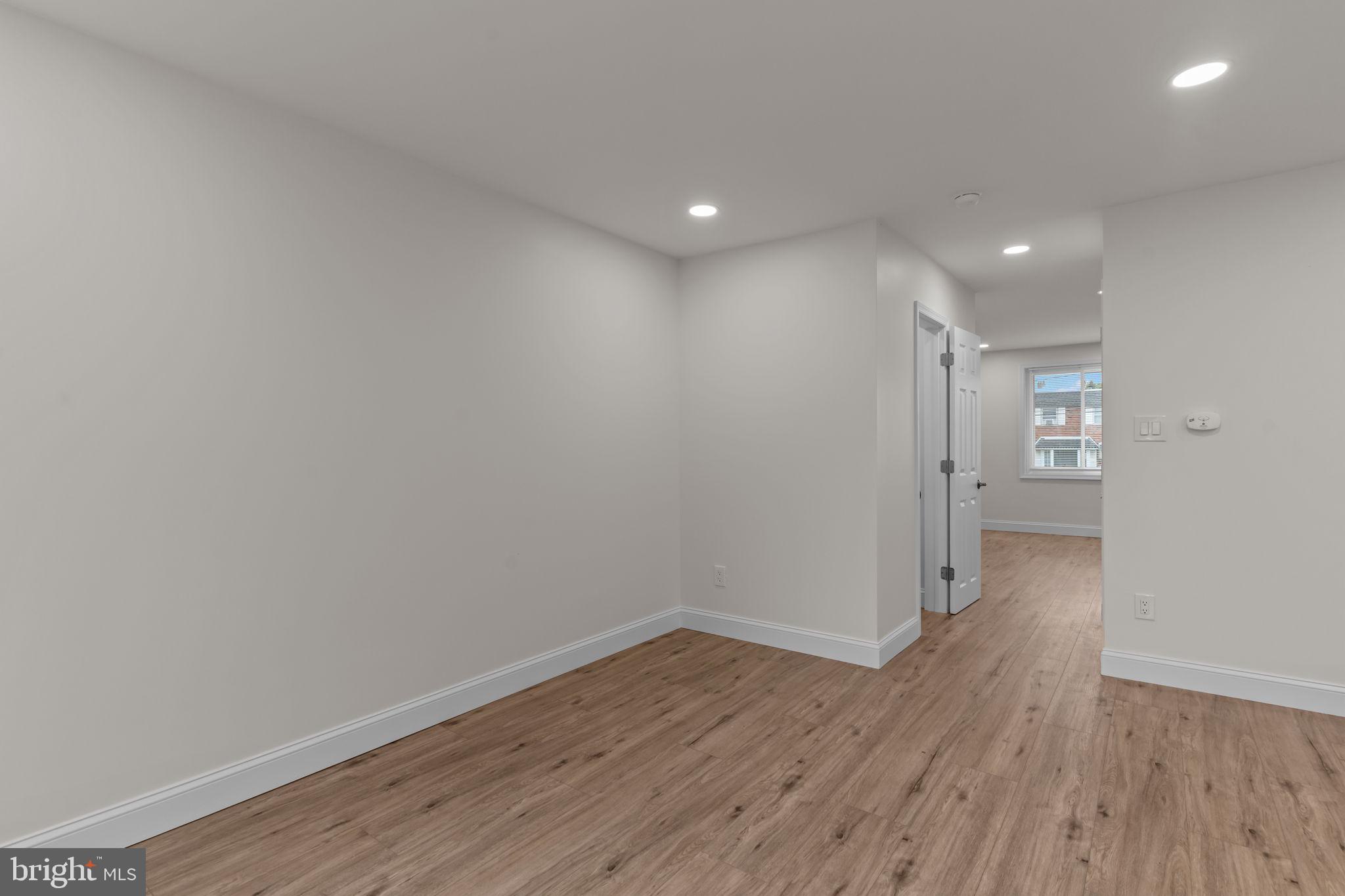 PARKWOOD - Residential Lease