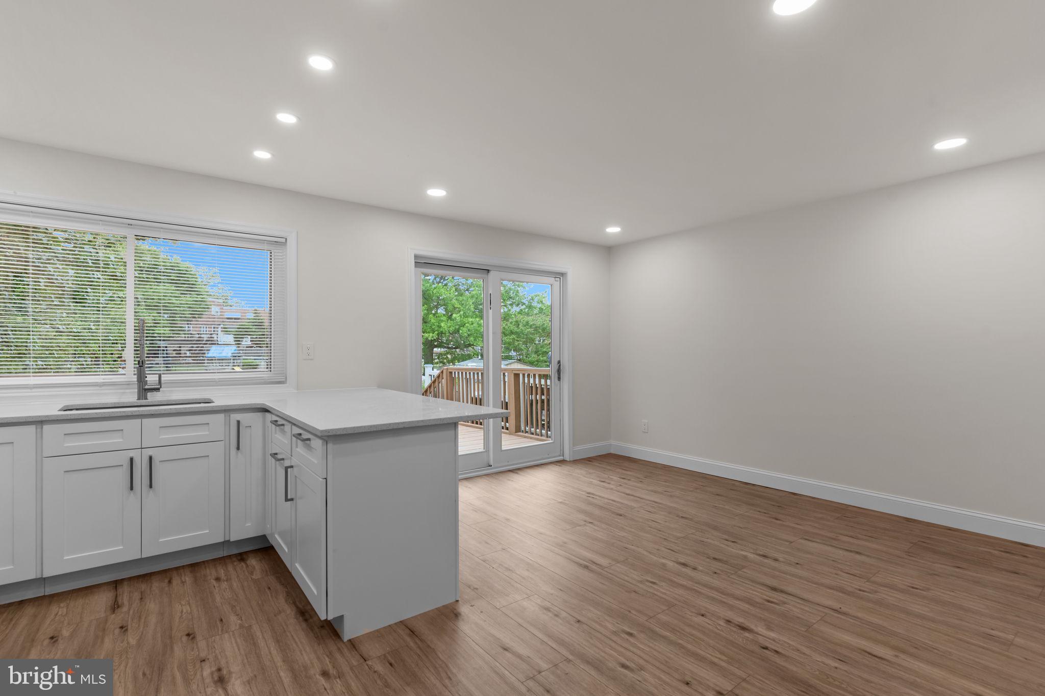 PARKWOOD - Residential Lease