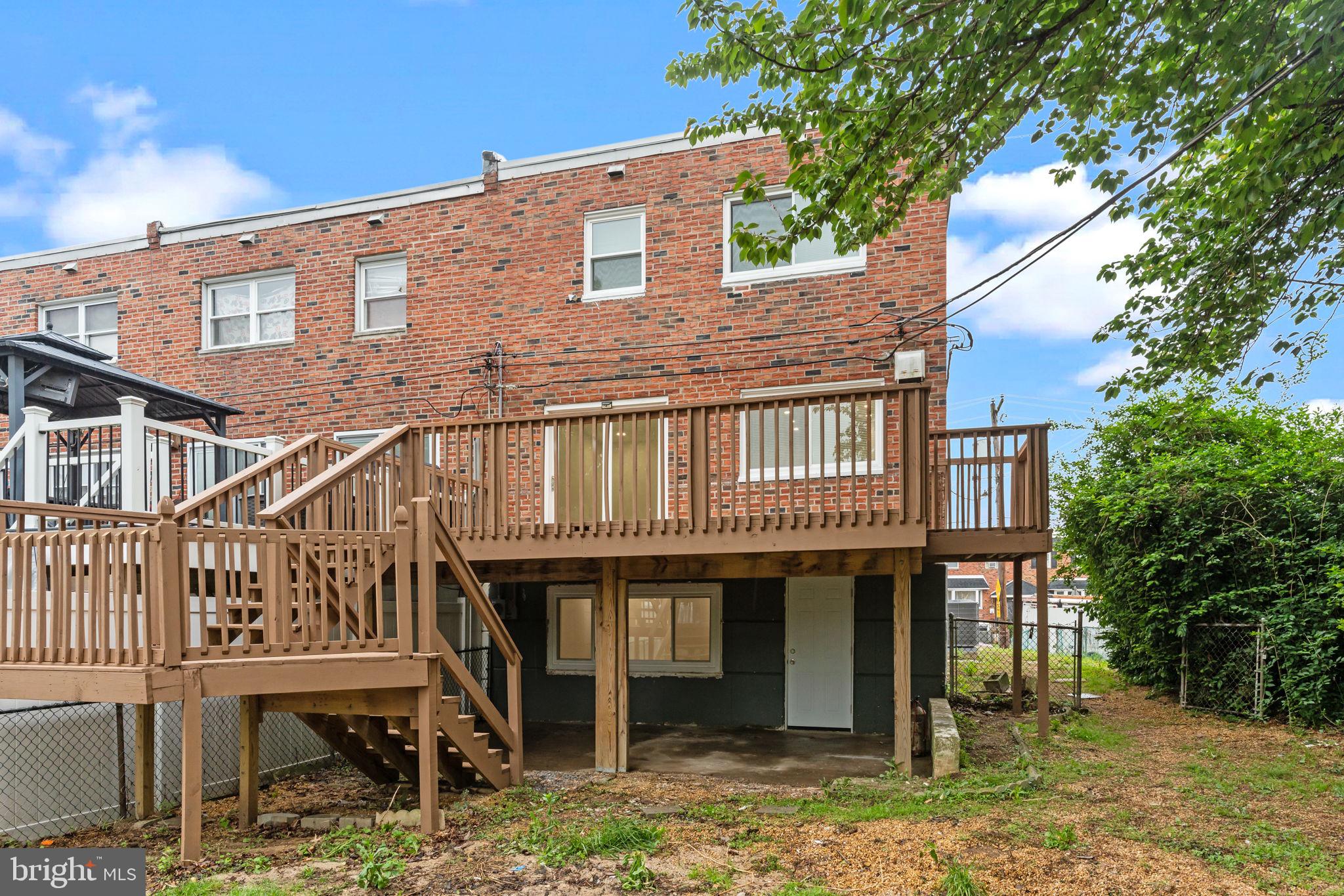 PARKWOOD - Residential Lease